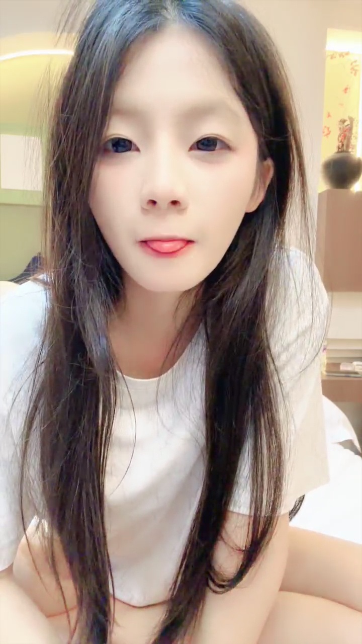 Your Little Yueyue - The Pinnacle of Pure Desire with a Perfect Fair Complexion 38P8V