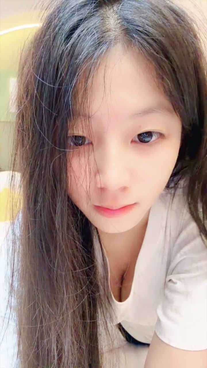 Your Little Yueyue - The Pinnacle of Pure Desire with a Perfect Fair Complexion 38P8V