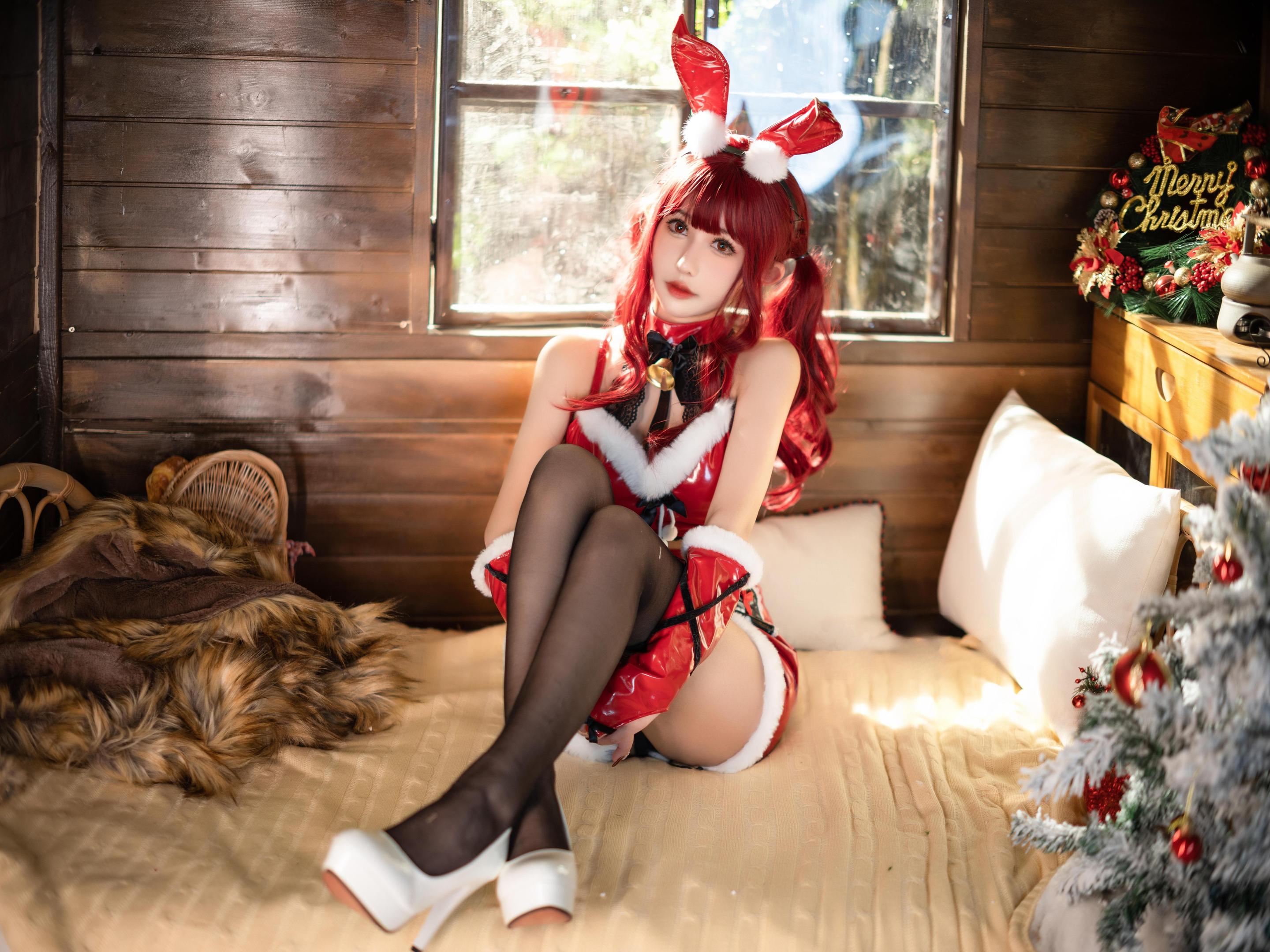 cosplay] 仙女月 - 紅色聖誕兔：真人寫實聖誕兔女郎 紅色兔裝黑絲高跟 撕裂服裝巨乳長腿 誘惑姿態無修正 32P