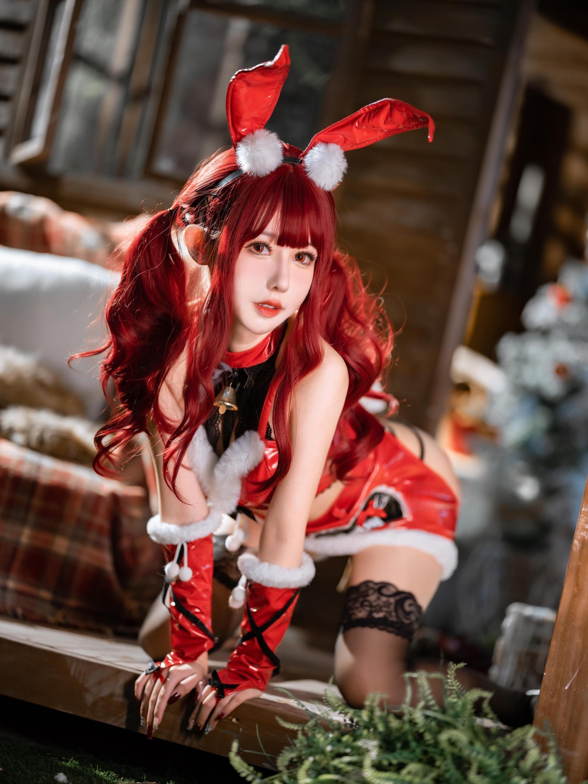 costume] Tiên Nữ Nguyệt - Thỏ Giáng Sinh Đỏ: Người Mẫu Thỏ Nữ Thực Tế, Trang Phục Đỏ, Tất Đen Cao Gót, Vẻ Đẹp Quyến Rũ 32P
