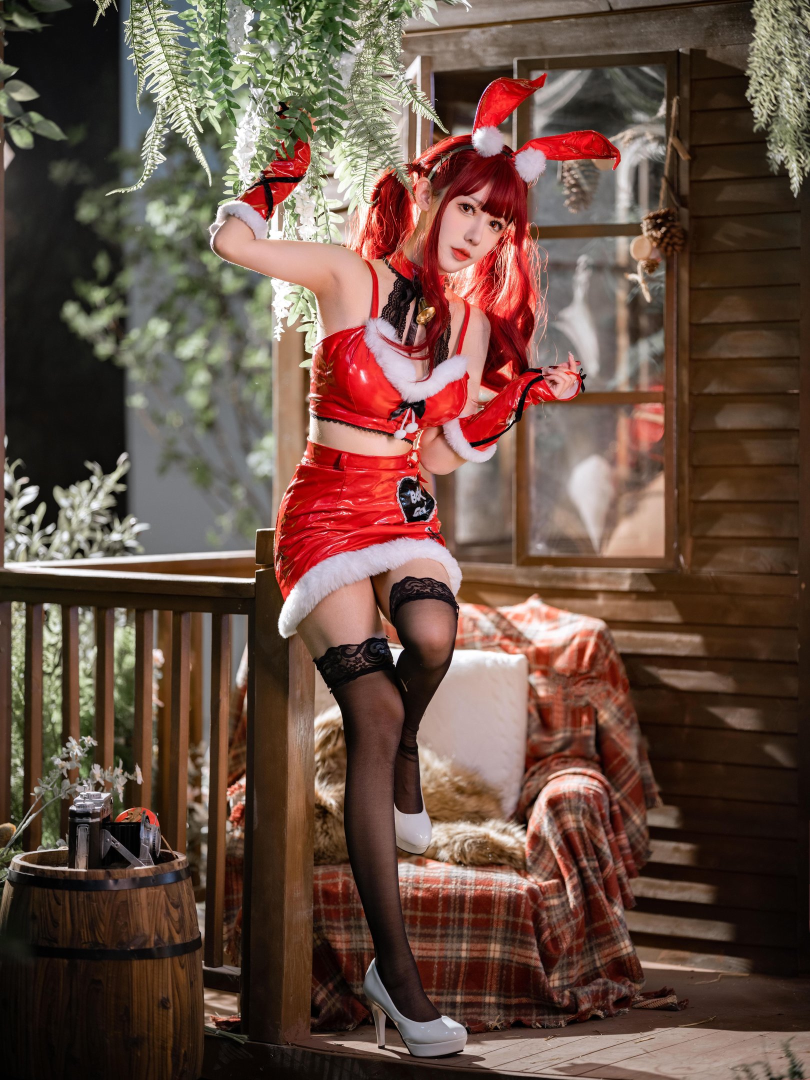 costume] Tiên Nữ Nguyệt - Thỏ Giáng Sinh Đỏ: Người Mẫu Thỏ Nữ Thực Tế, Trang Phục Đỏ, Tất Đen Cao Gót, Vẻ Đẹp Quyến Rũ 32P