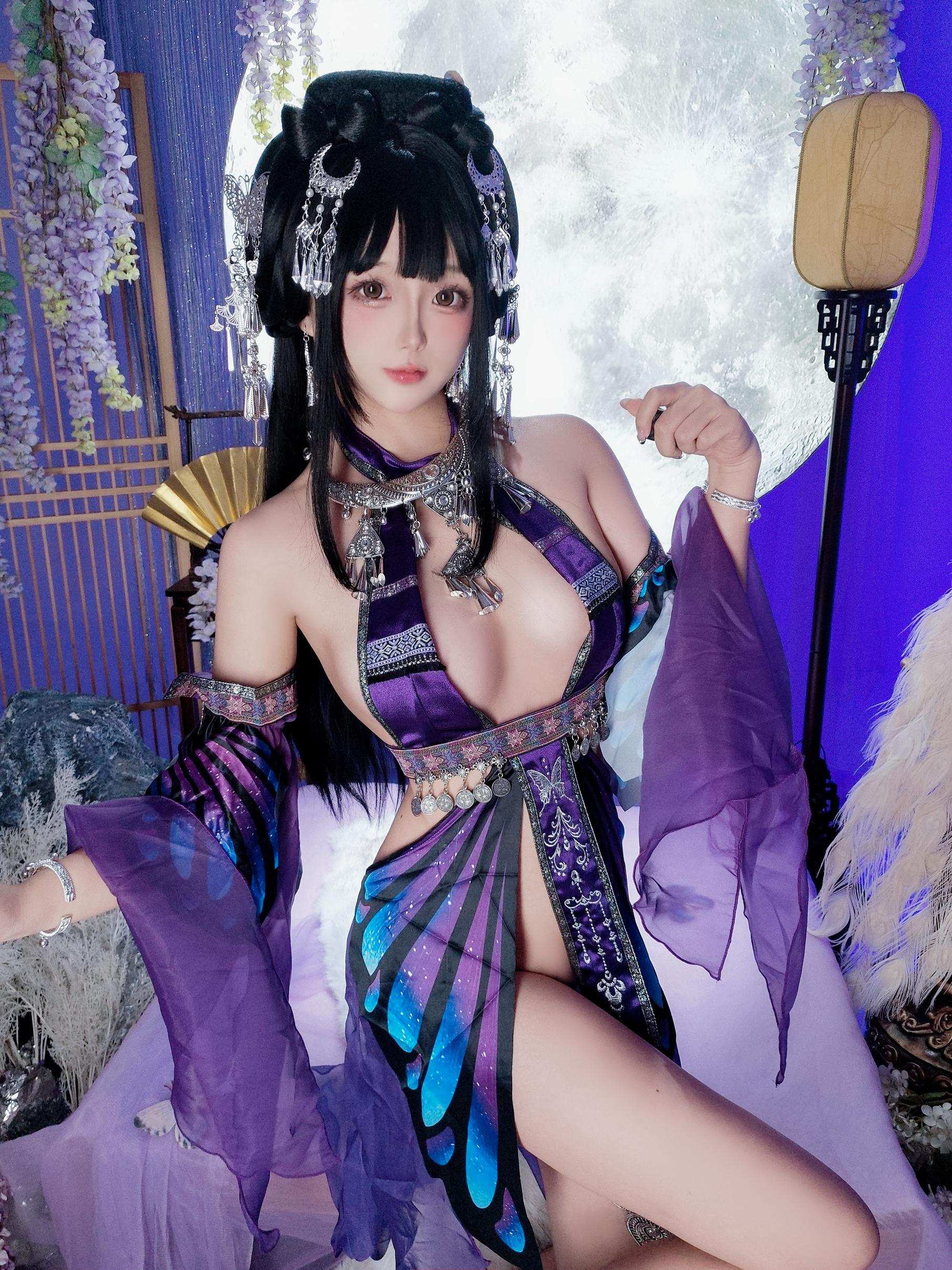 [cosplay] 日奈娇 - 苗疆巫女：真人写实国风幻想巫女造型 银饰头冠与民族服饰 贴身巫女装曲线展现 黑丝长腿神秘氛围 典藏写真156P＋视频6V