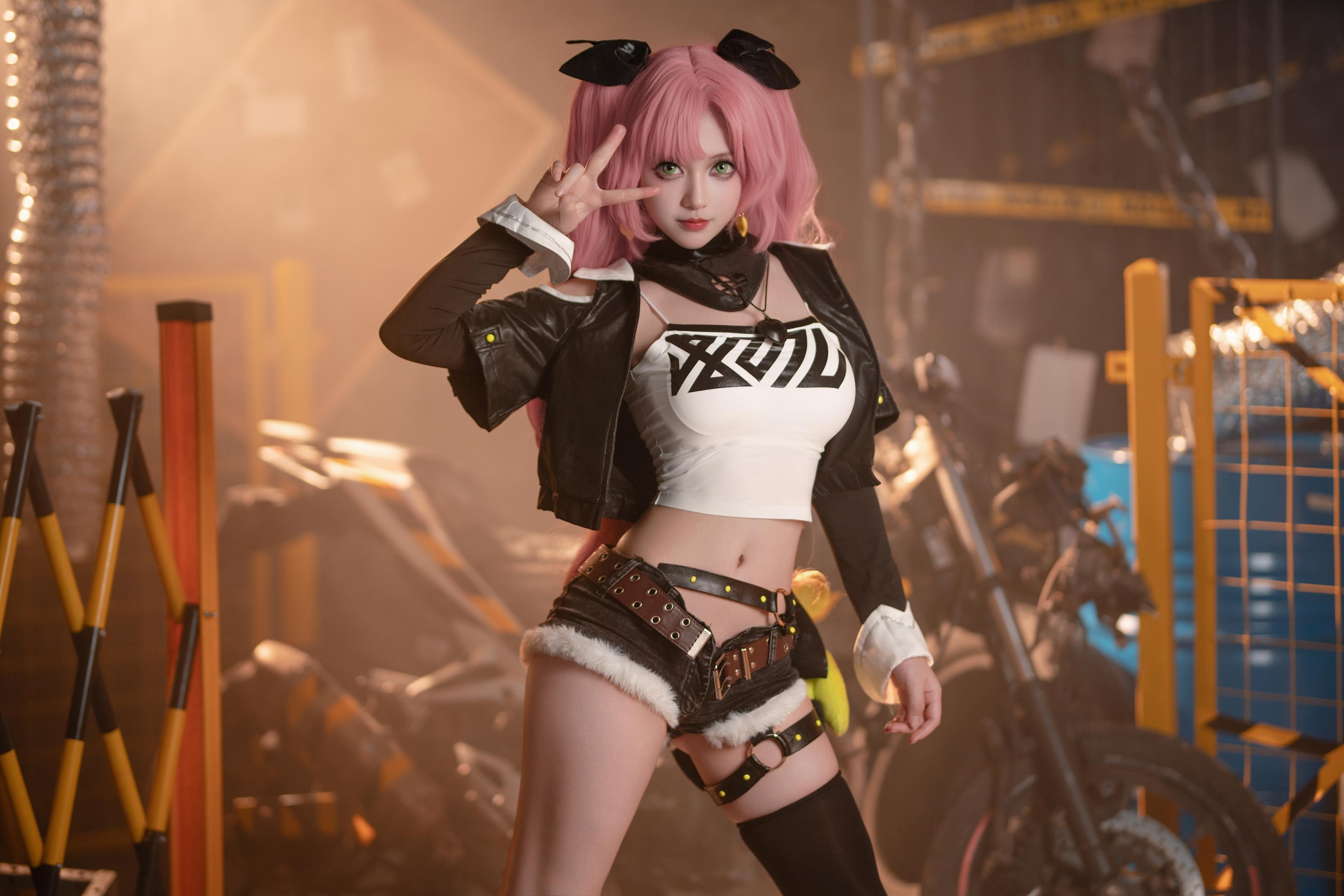 cosplay] Bangni邦尼 - [真人寫實] cos 妮可·羅賓：考古學家御姐長腿黑絲撕裂襯衫 巨乳濕身透視極致墮落無修正調教 77P