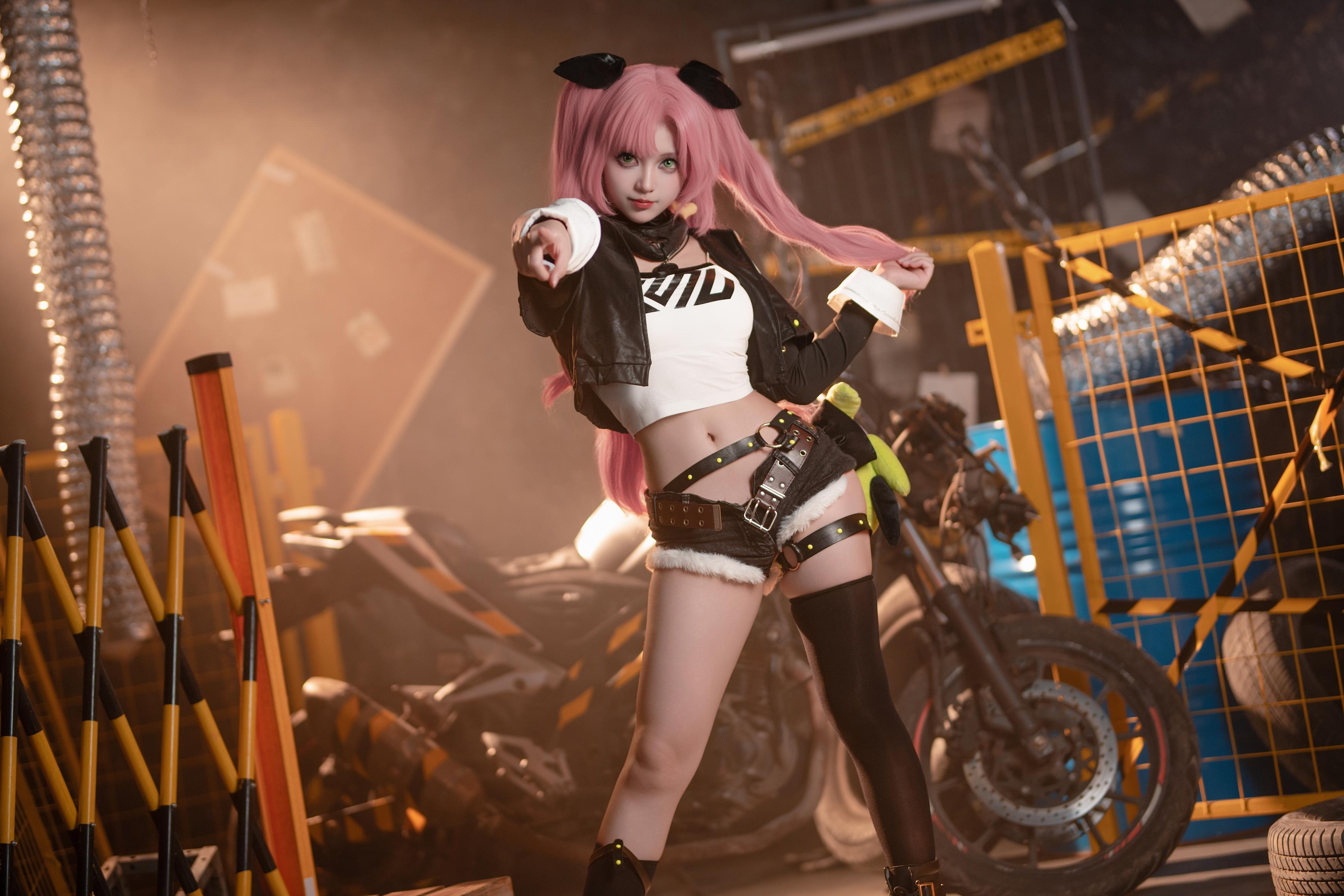 cosplay] Bangni邦尼 - [真人寫實] cos 妮可·羅賓：考古學家御姐長腿黑絲撕裂襯衫 巨乳濕身透視極致墮落無修正調教 77P