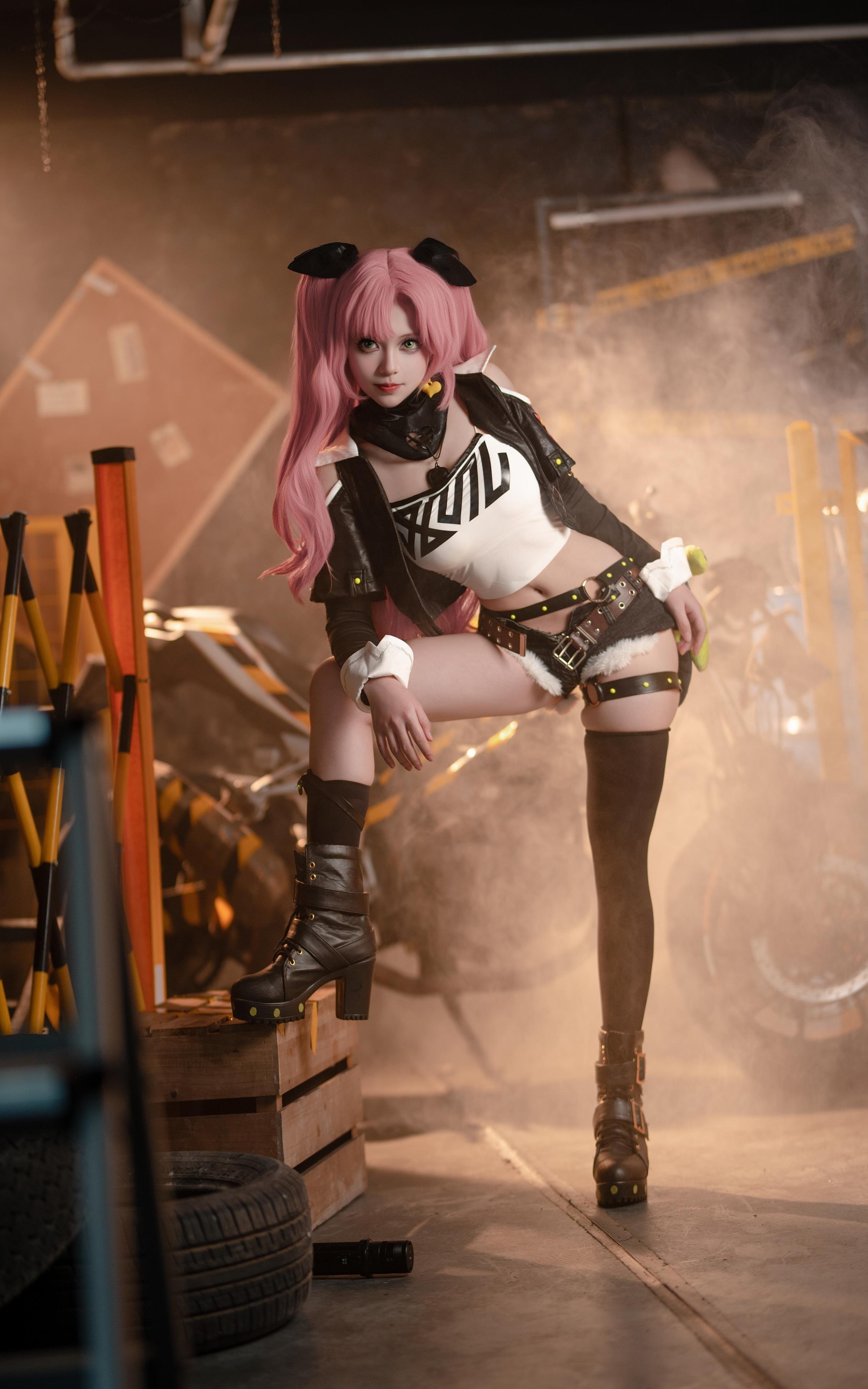 cosplay] Bangni邦尼 - [真人寫實] cos 妮可·羅賓：考古學家御姐長腿黑絲撕裂襯衫 巨乳濕身透視極致墮落無修正調教 77P