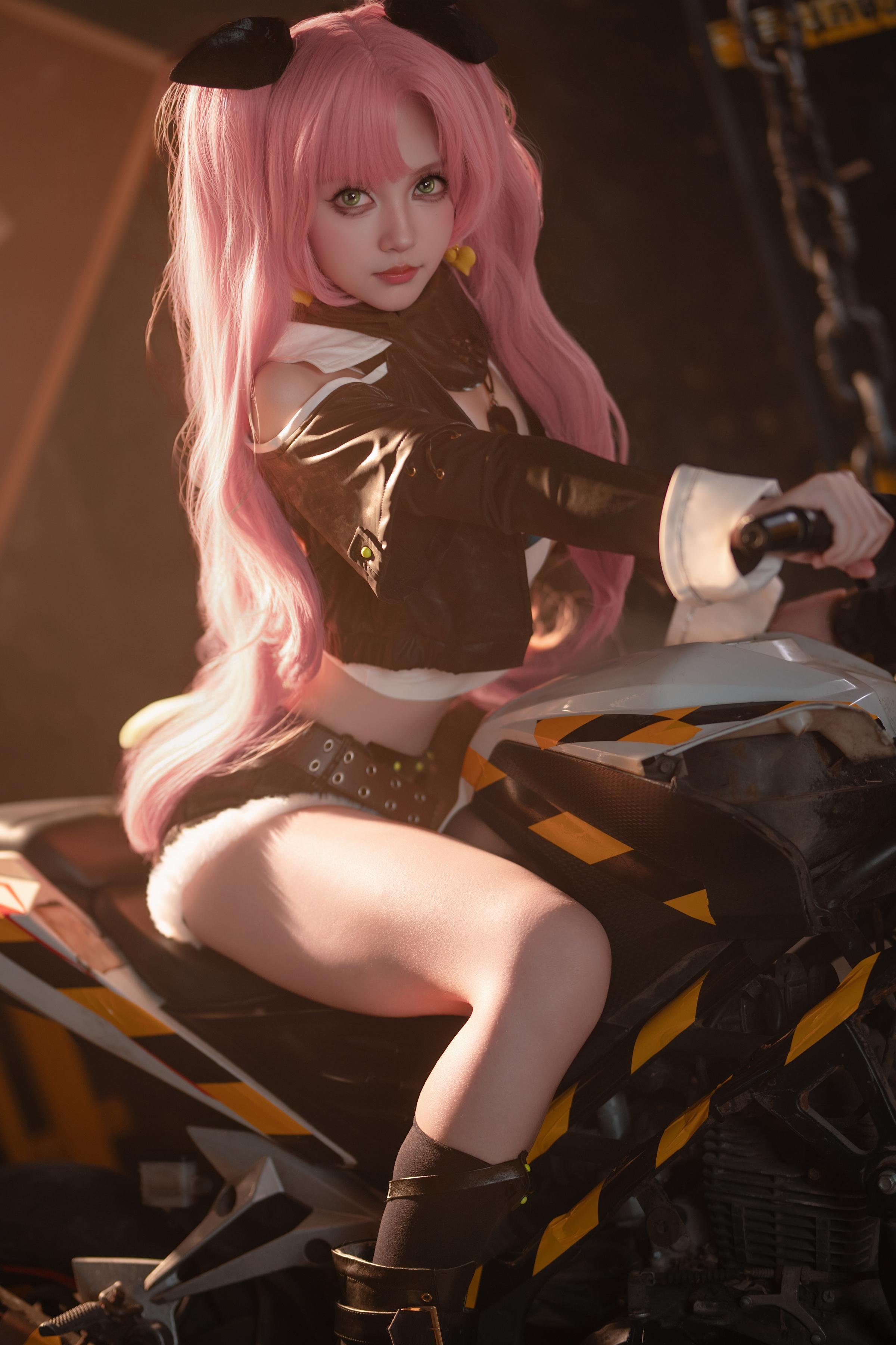 cosplay] Bangni邦尼 - [真人寫實] cos 妮可·羅賓：考古學家御姐長腿黑絲撕裂襯衫 巨乳濕身透視極致墮落無修正調教 77P