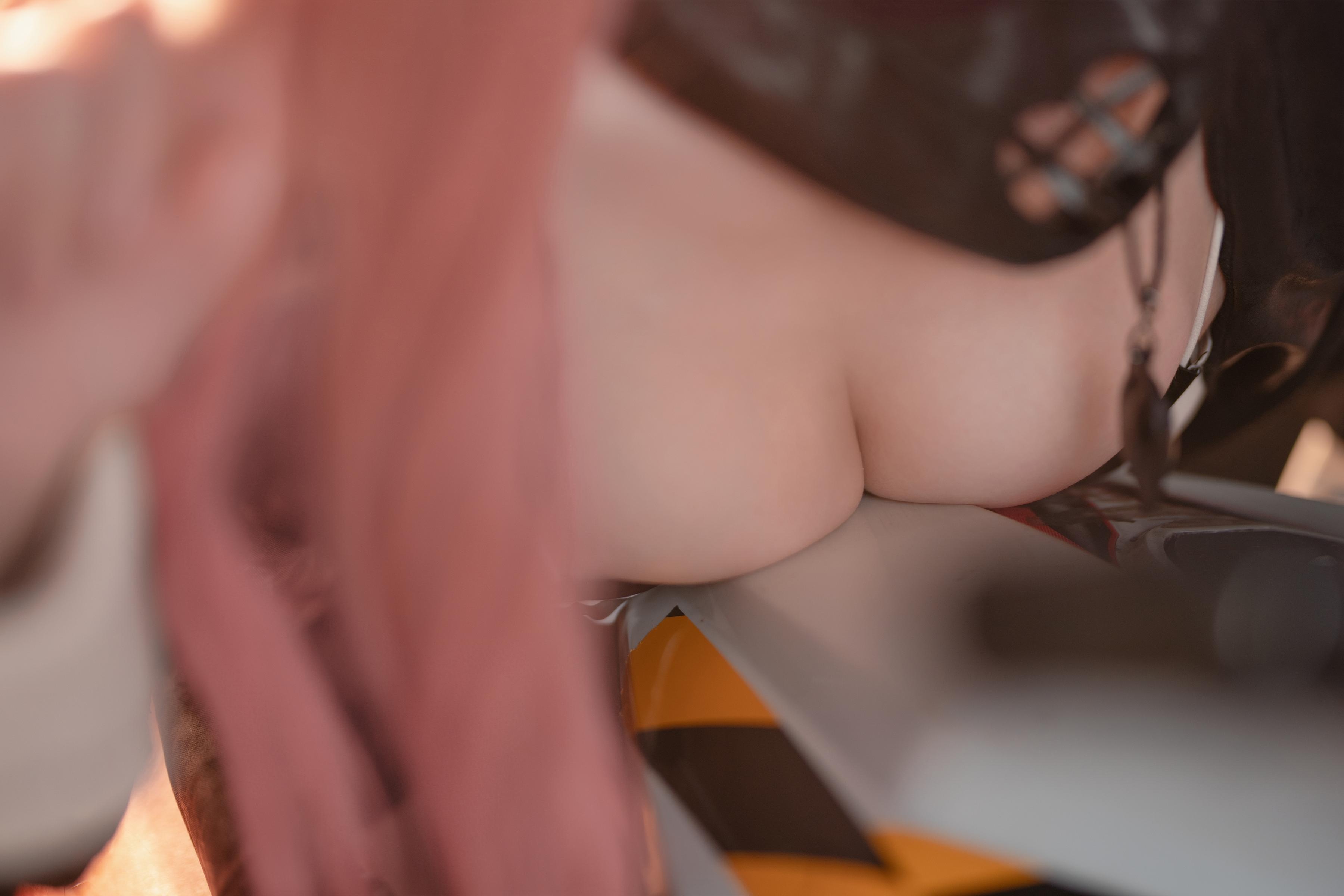 cosplay] Bangni邦尼 - [真人寫實] cos 妮可·羅賓：考古學家御姐長腿黑絲撕裂襯衫 巨乳濕身透視極致墮落無修正調教 77P