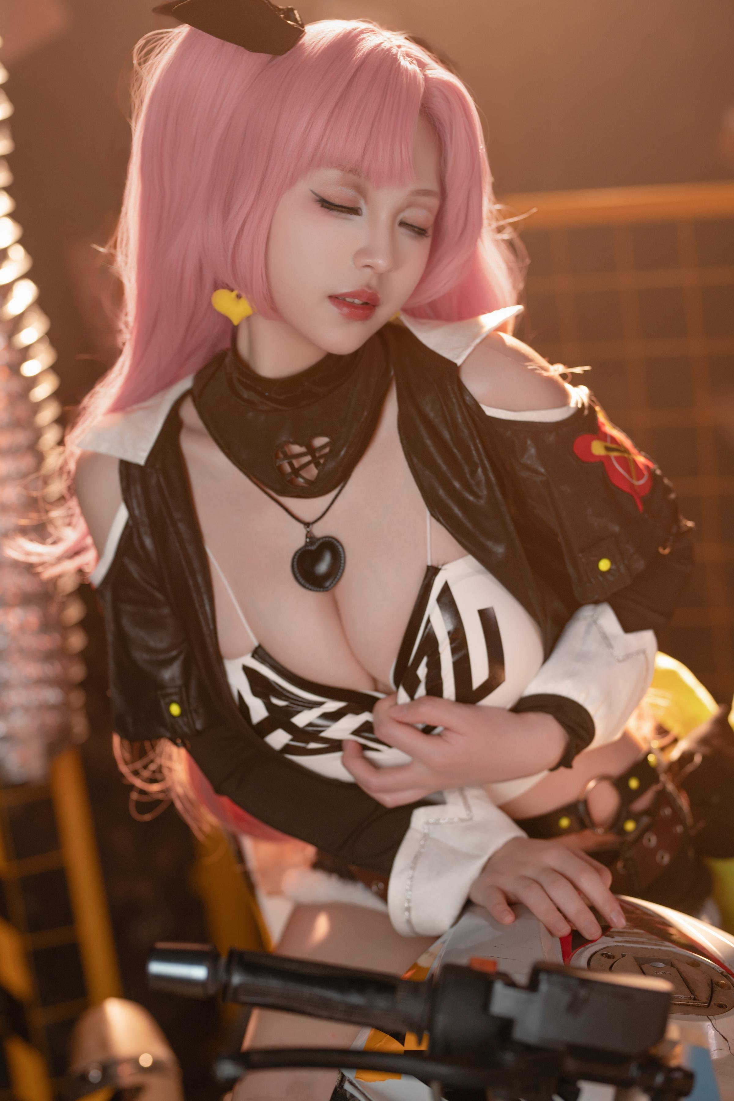 cosplay] Bangni邦尼 - [真人寫實] cos 妮可·羅賓：考古學家御姐長腿黑絲撕裂襯衫 巨乳濕身透視極致墮落無修正調教 77P