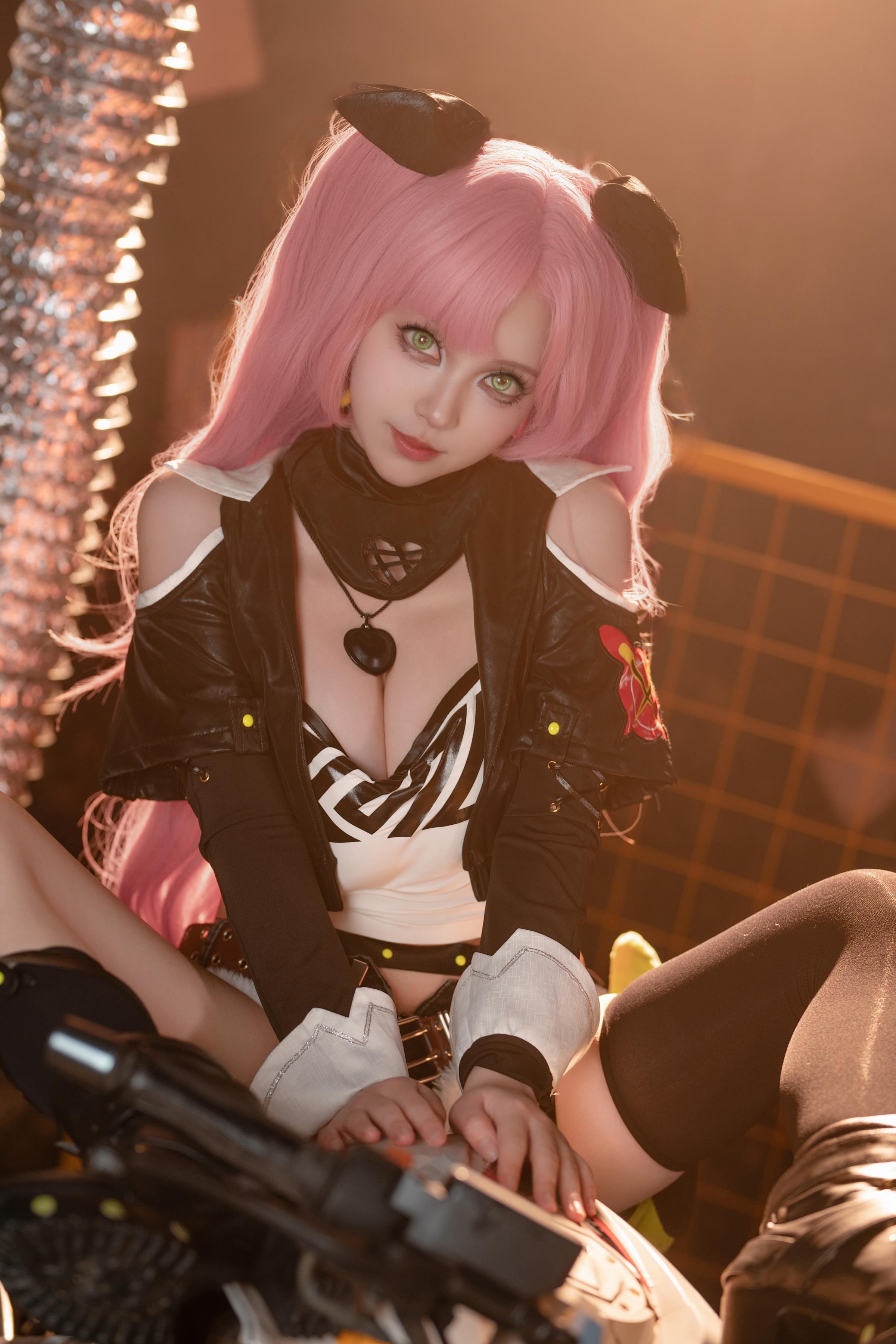 cosplay] Bangni邦尼 - [真人寫實] cos 妮可·羅賓：考古學家御姐長腿黑絲撕裂襯衫 巨乳濕身透視極致墮落無修正調教 77P