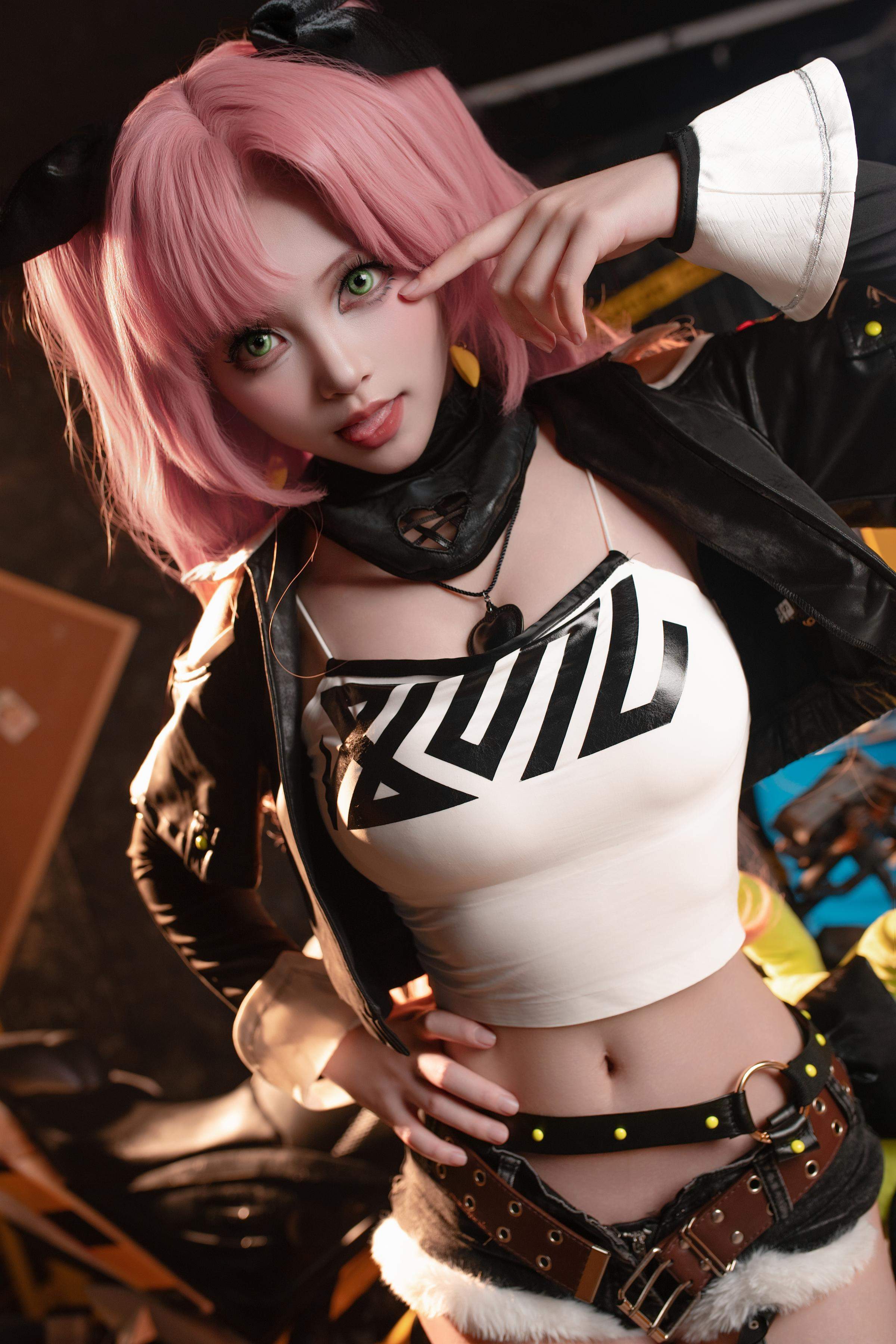 Cosplay] Bangni - [Realistic] Cos Nicole Robin: Archaeologist Domineering Long Legs in Ripped Shirt, Busty Wet Look, Ultimate Decadence, Unedited Training 77P