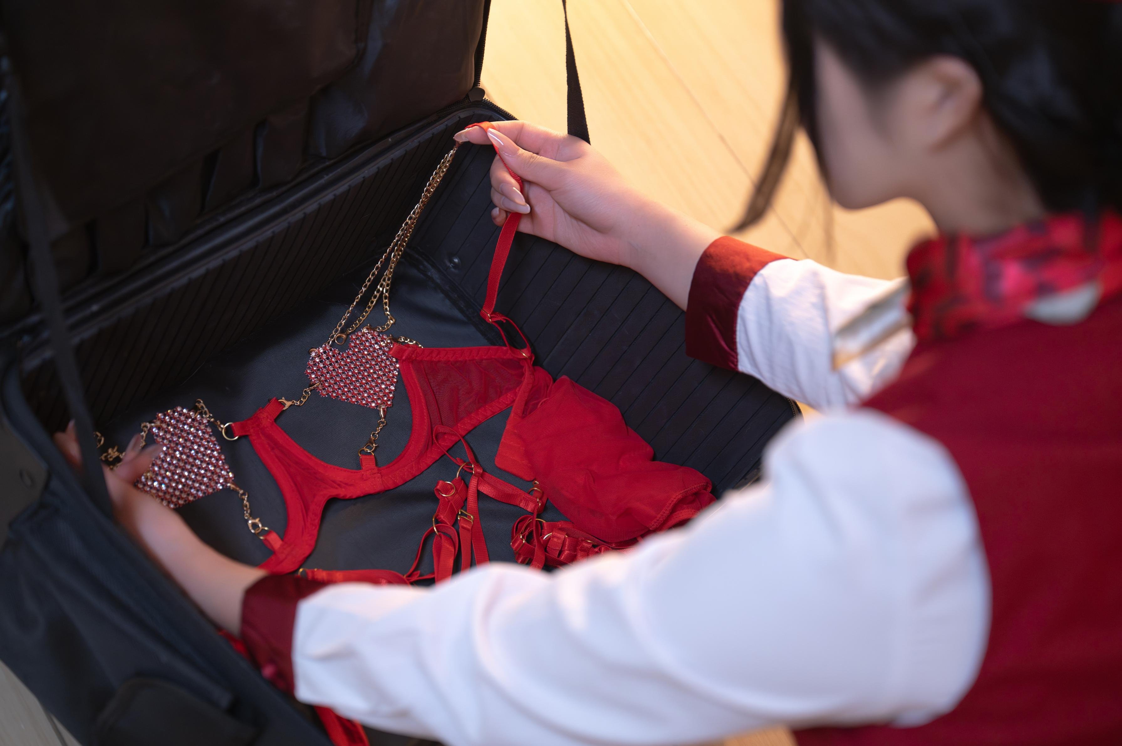 cosplay] yuuhui玉匯 - 升艙服務＋S：私房寫真與近景互動風格 服裝多變曲線展示 氛圍感拉滿的福利向合集 含寫真137P＋視頻2V