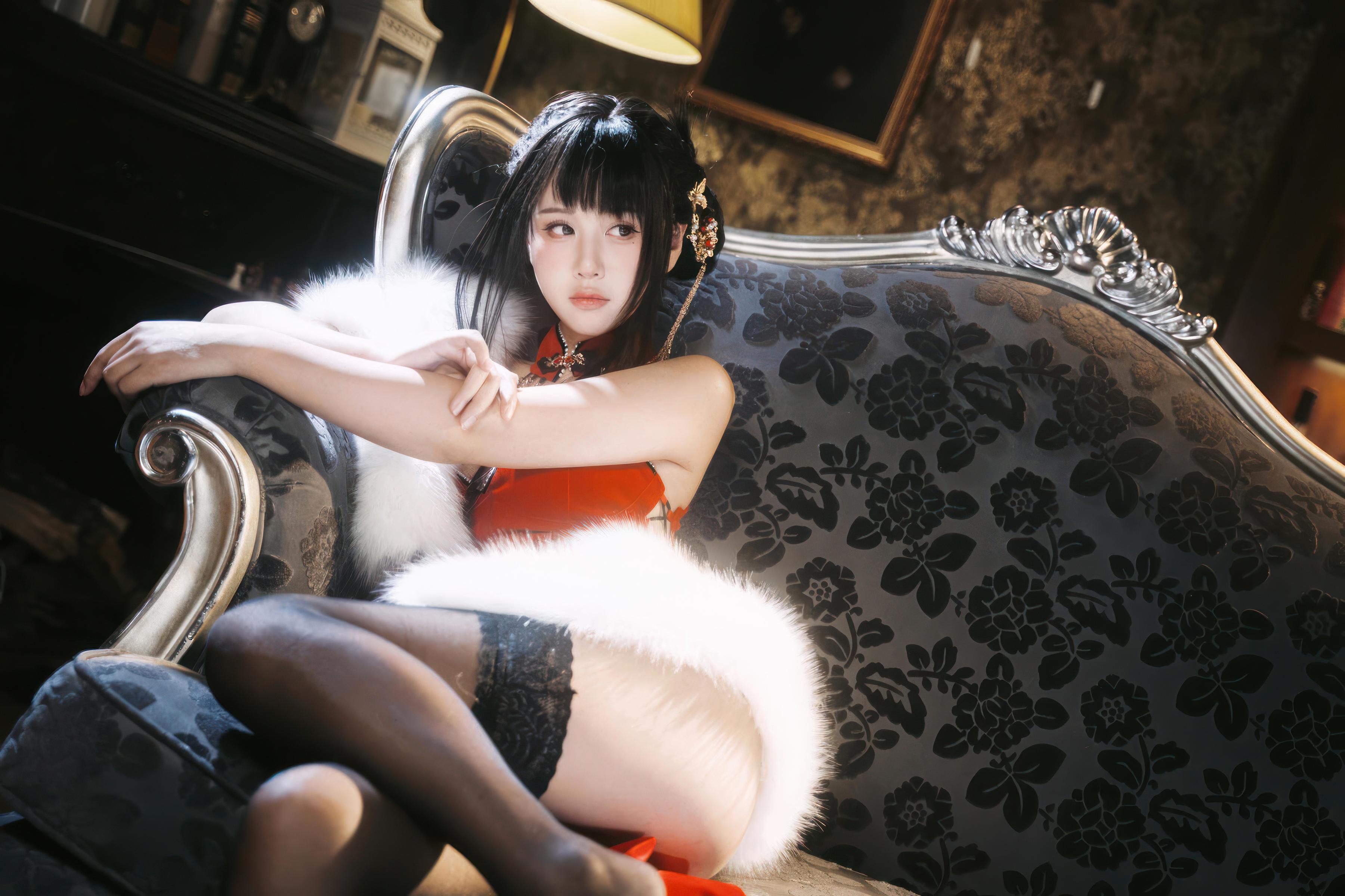 cosplay] 萌芽儿o0 - 朱砂痣：真人寫實性感主題演繹 朱砂點綴妝容與情緒氛圍 黑絲造型勾勒曲線 美乳線條與成熟魅惑並存 近景私房寫真 26P