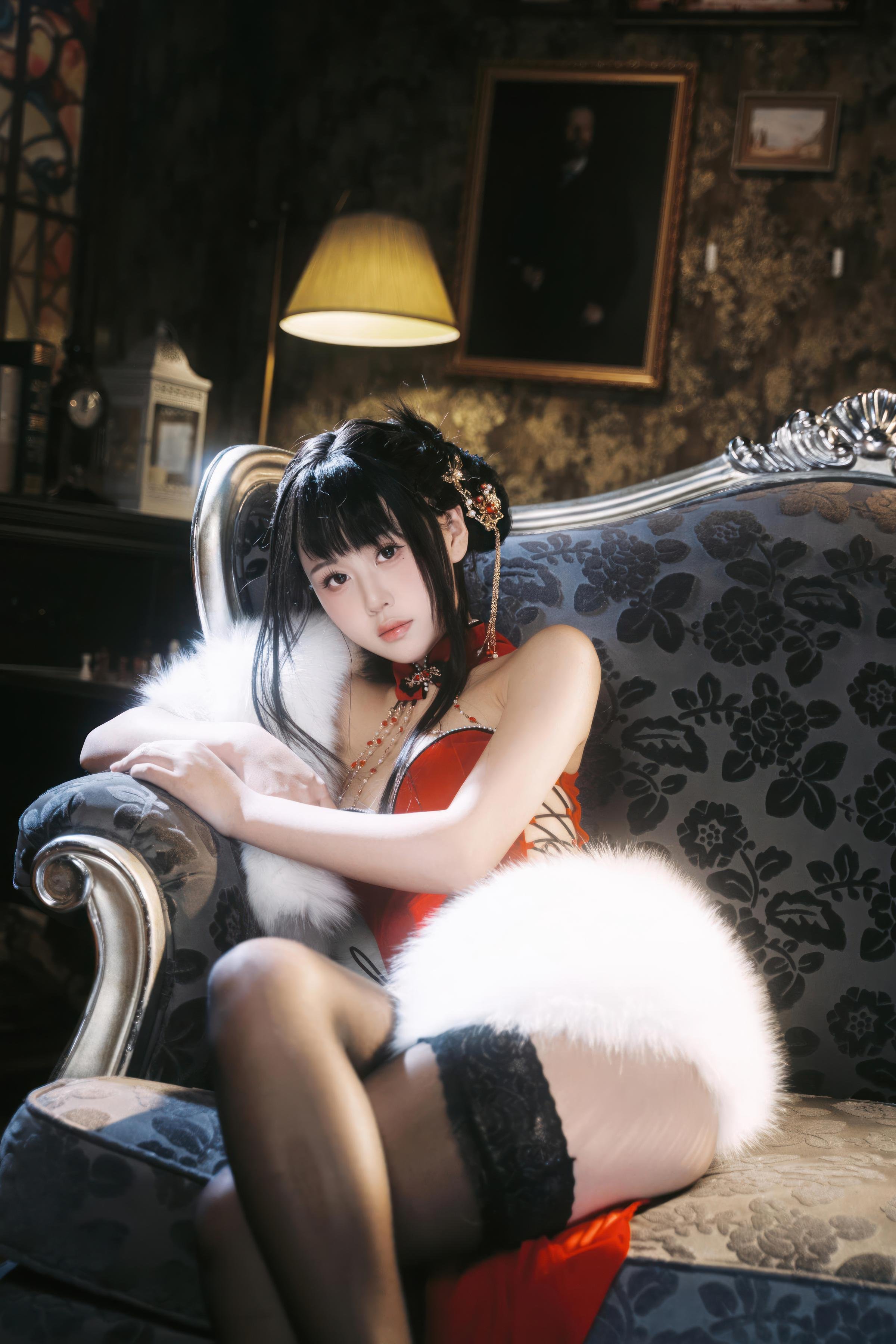 cosplay] 萌芽儿o0 - 朱砂痣：真人寫實性感主題演繹 朱砂點綴妝容與情緒氛圍 黑絲造型勾勒曲線 美乳線條與成熟魅惑並存 近景私房寫真 26P