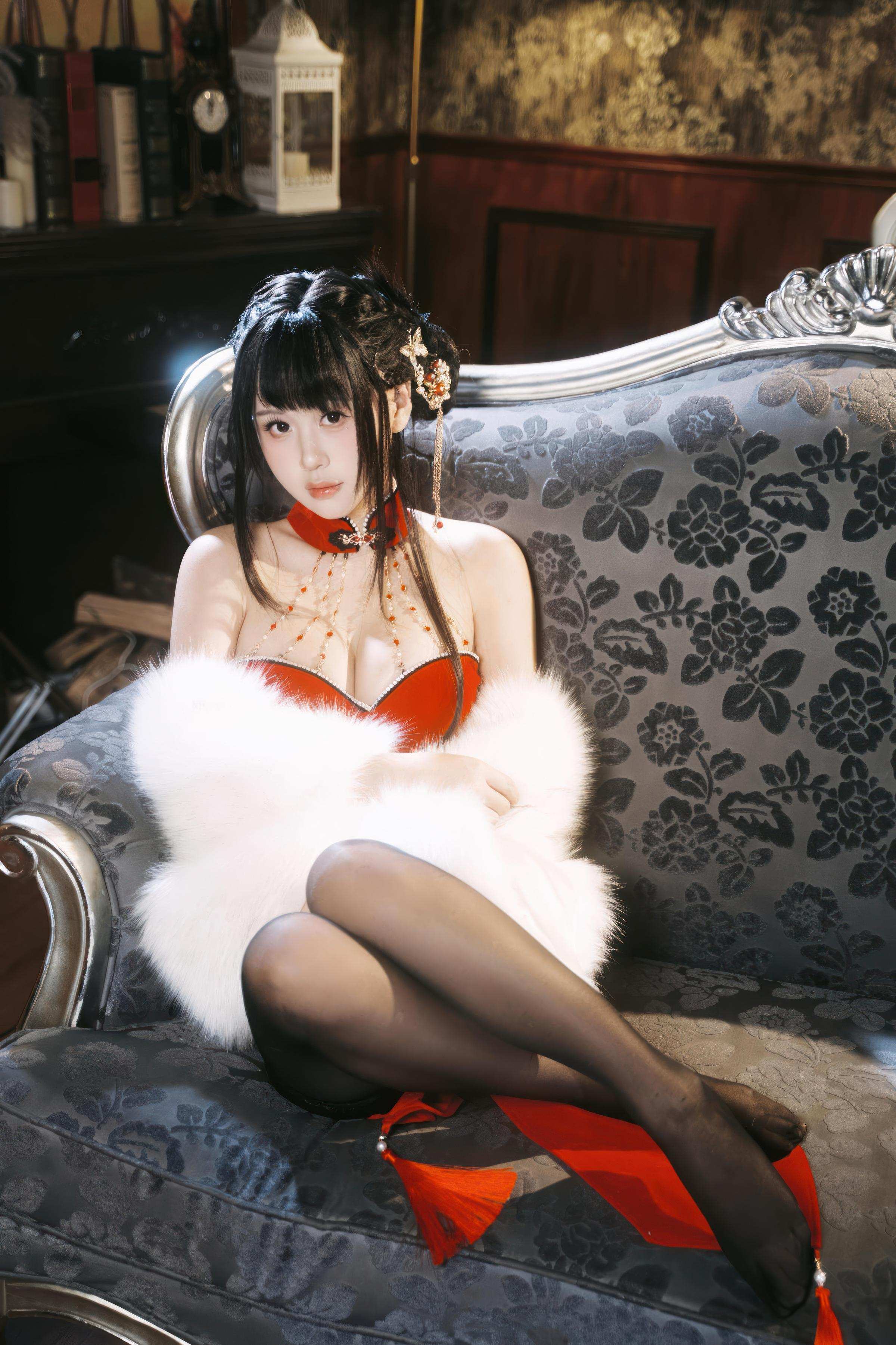cosplay] 萌芽儿o0 - 朱砂痣：真人寫實性感主題演繹 朱砂點綴妝容與情緒氛圍 黑絲造型勾勒曲線 美乳線條與成熟魅惑並存 近景私房寫真 26P