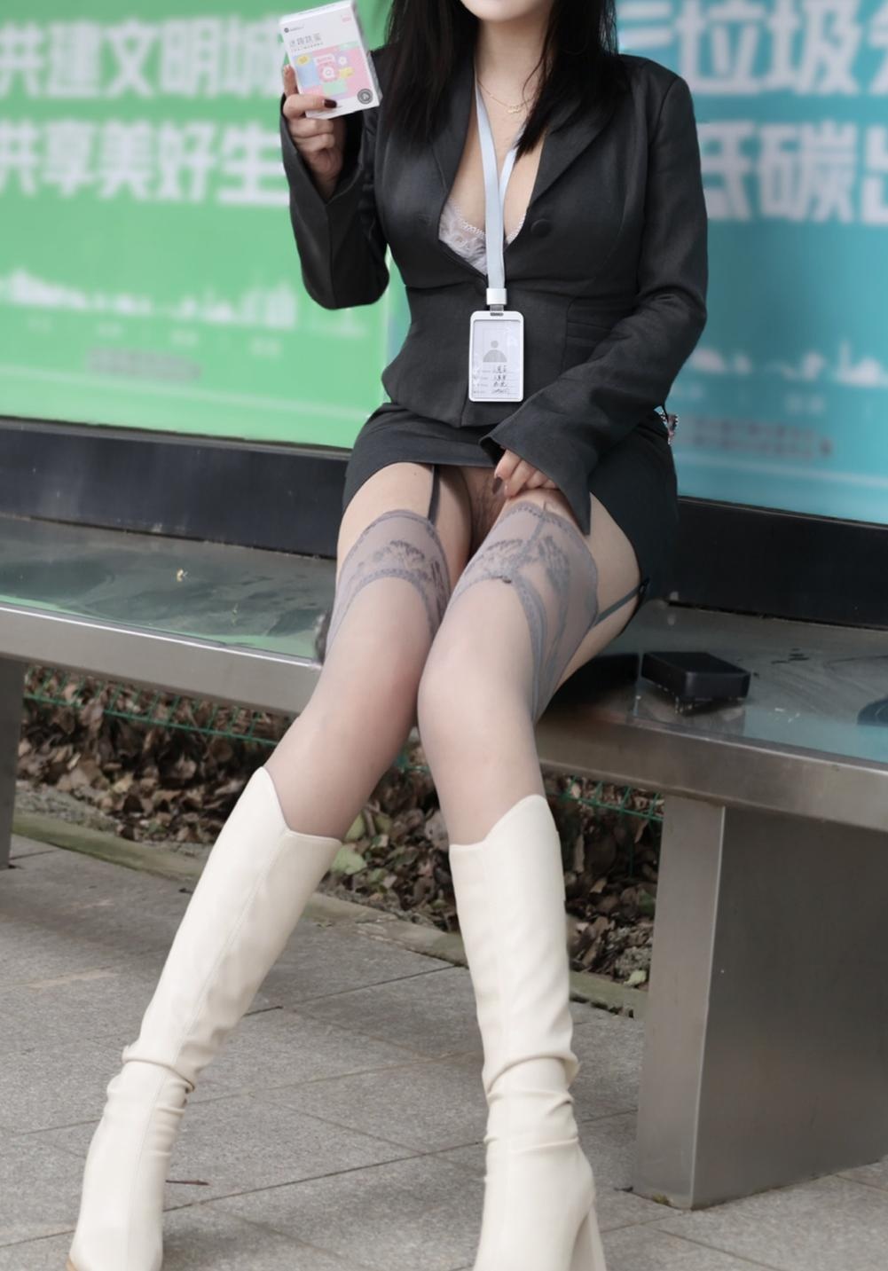 Little French Fries Nienie - Show Model Lingerie: Realistic Style Showcase with Multiple Outfits, Curvy Figure, and Detailed Texture, Beautiful Legs in Stockings and Mature Charm, 83P