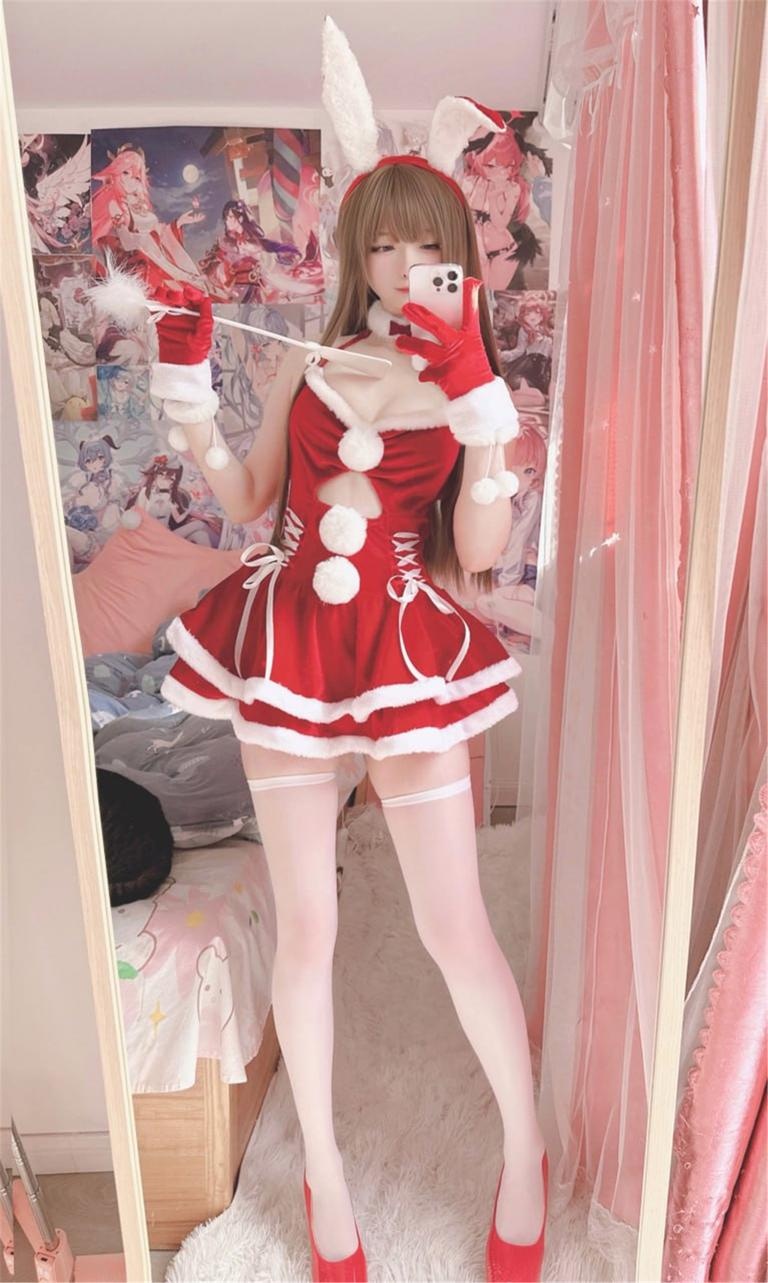 コスプレ] 习呆呆 - コスバニーサンタ：リアルセクシークリスマスバunnyガール うさ耳クリスマス帽子破れ衣装 巨乳白ストッキング開脚 極致誘惑無修正 18P+2V
