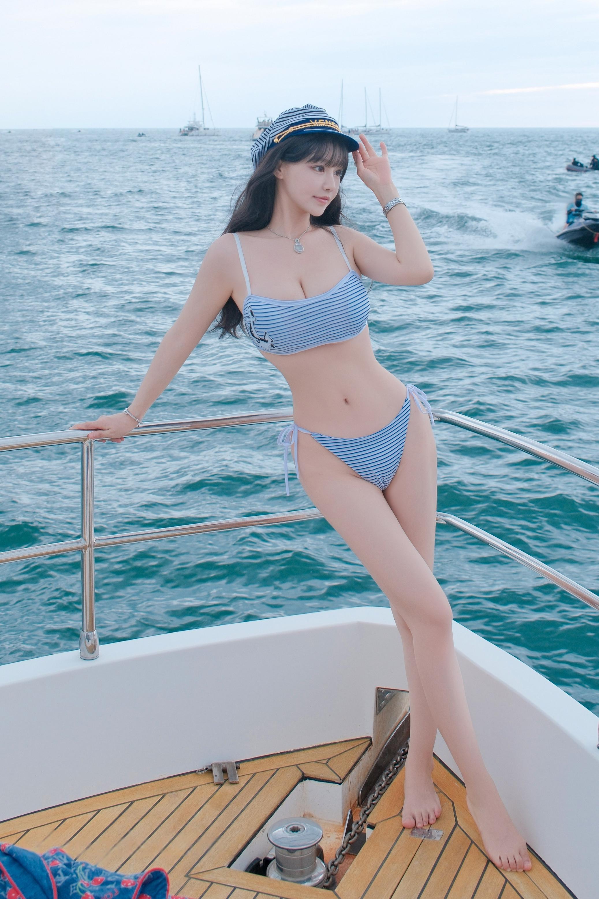 Photos] Zhu Ke'er - Showgirl Network Sanya Bikini: Beach Photoshoot Theme Showcasing Natural Curves and Sunny Vibes, Refreshing Sensuality and Vacation Feel in Island Atmosphere, 88P