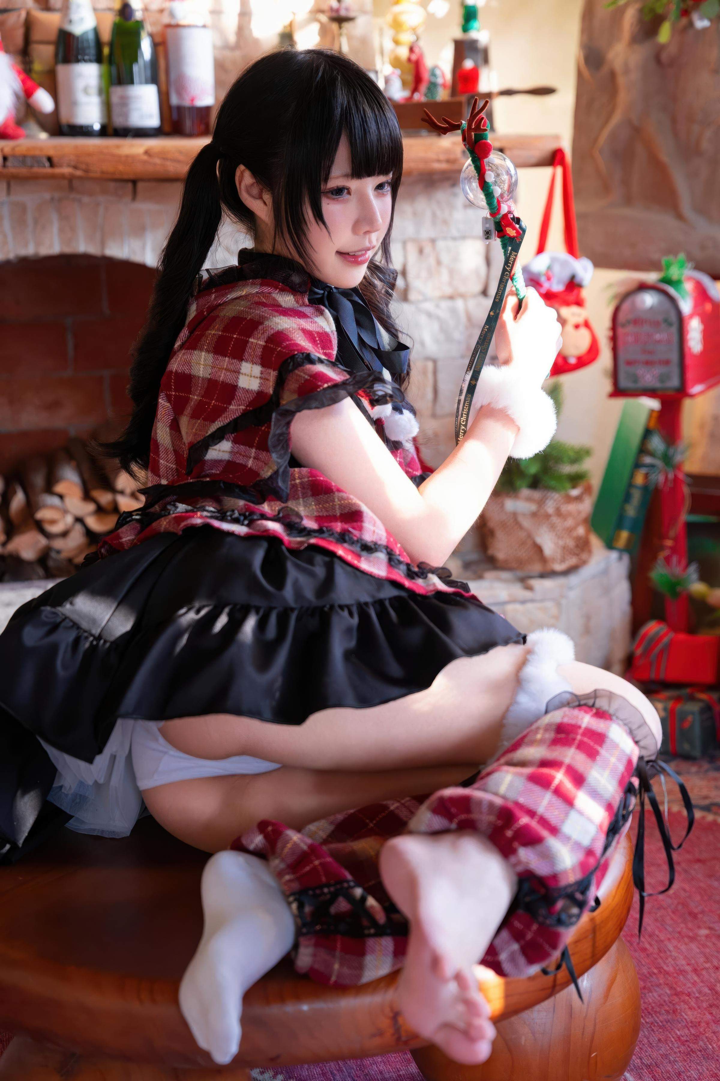 costume play] 清水凪 - 聖誕·日夜：聖誕主題雙場景拍攝 日與夜氛圍切換 服裝與光影變化帶來不同觀感 節日感與人物氣質並存的完整呈現 99P