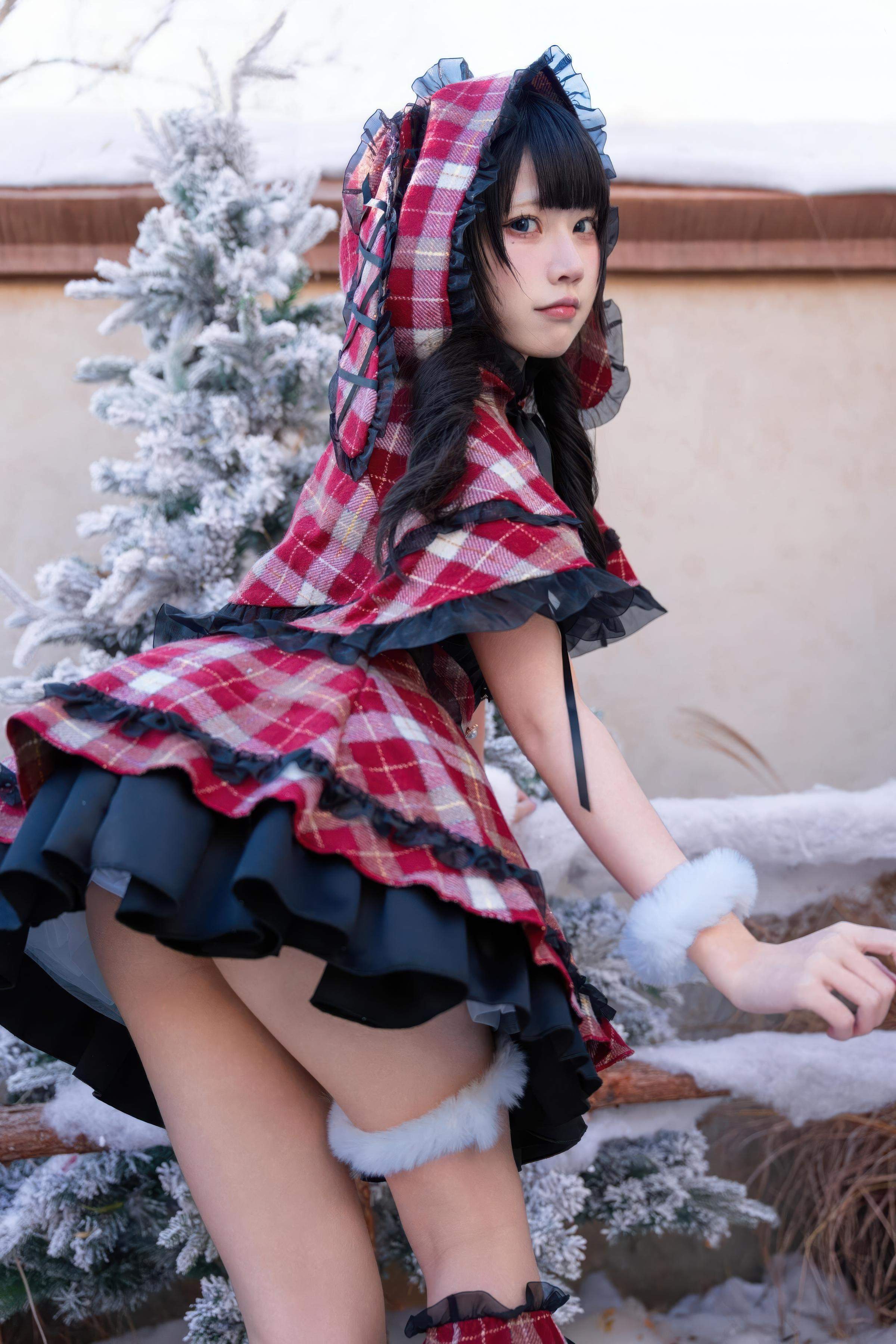 costume play] 清水凪 - 聖誕·日夜：聖誕主題雙場景拍攝 日與夜氛圍切換 服裝與光影變化帶來不同觀感 節日感與人物氣質並存的完整呈現 99P