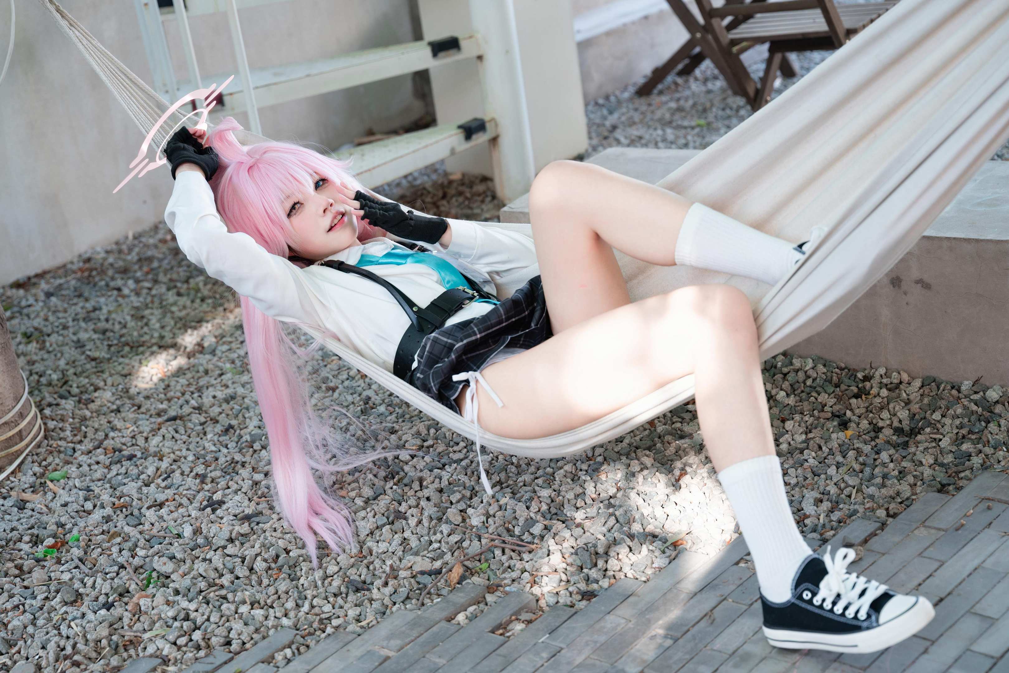 Cosplay] Shimizu Nagi - Cosplaying Takanashi Hoshino: Realistic Blue Archive JK Girl, Torn Uniform, Beautiful Legs, Exquisite Sensuality, Uncensored 88P