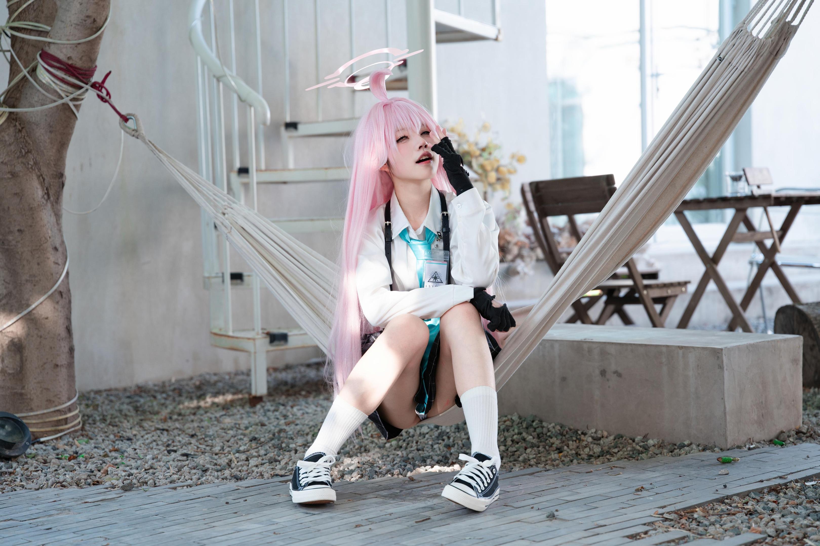 Cosplay] Shimizu Nagi - Cosplaying Takanashi Hoshino: Realistic Blue Archive JK Girl, Torn Uniform, Beautiful Legs, Exquisite Sensuality, Uncensored 88P