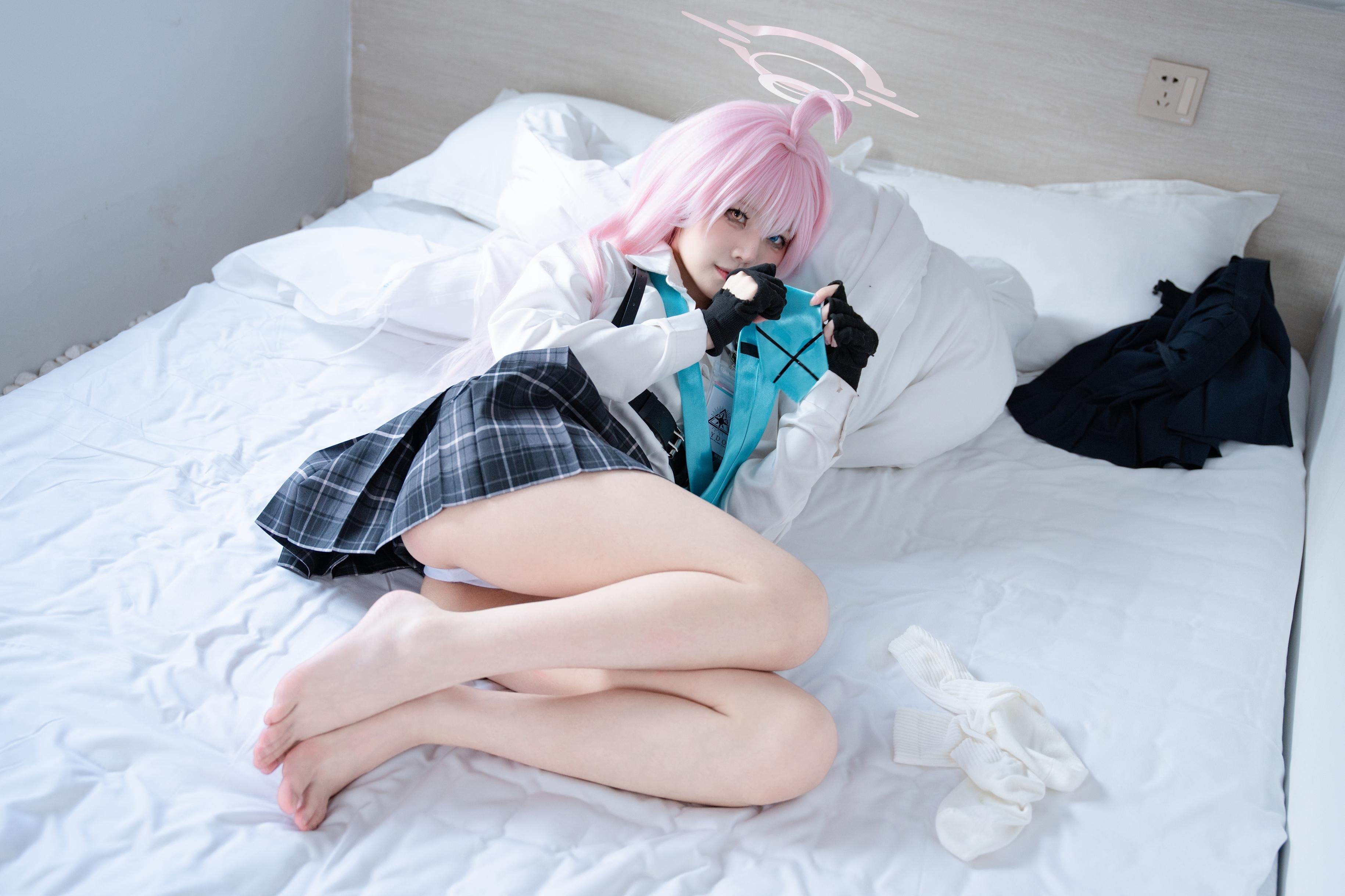 【コスプレ】清水凪 - コス 小鳥遊星野：リアルな碧蓝档案JK少女 制服破れ美脚玉足 極上セクシー無修正 88P
