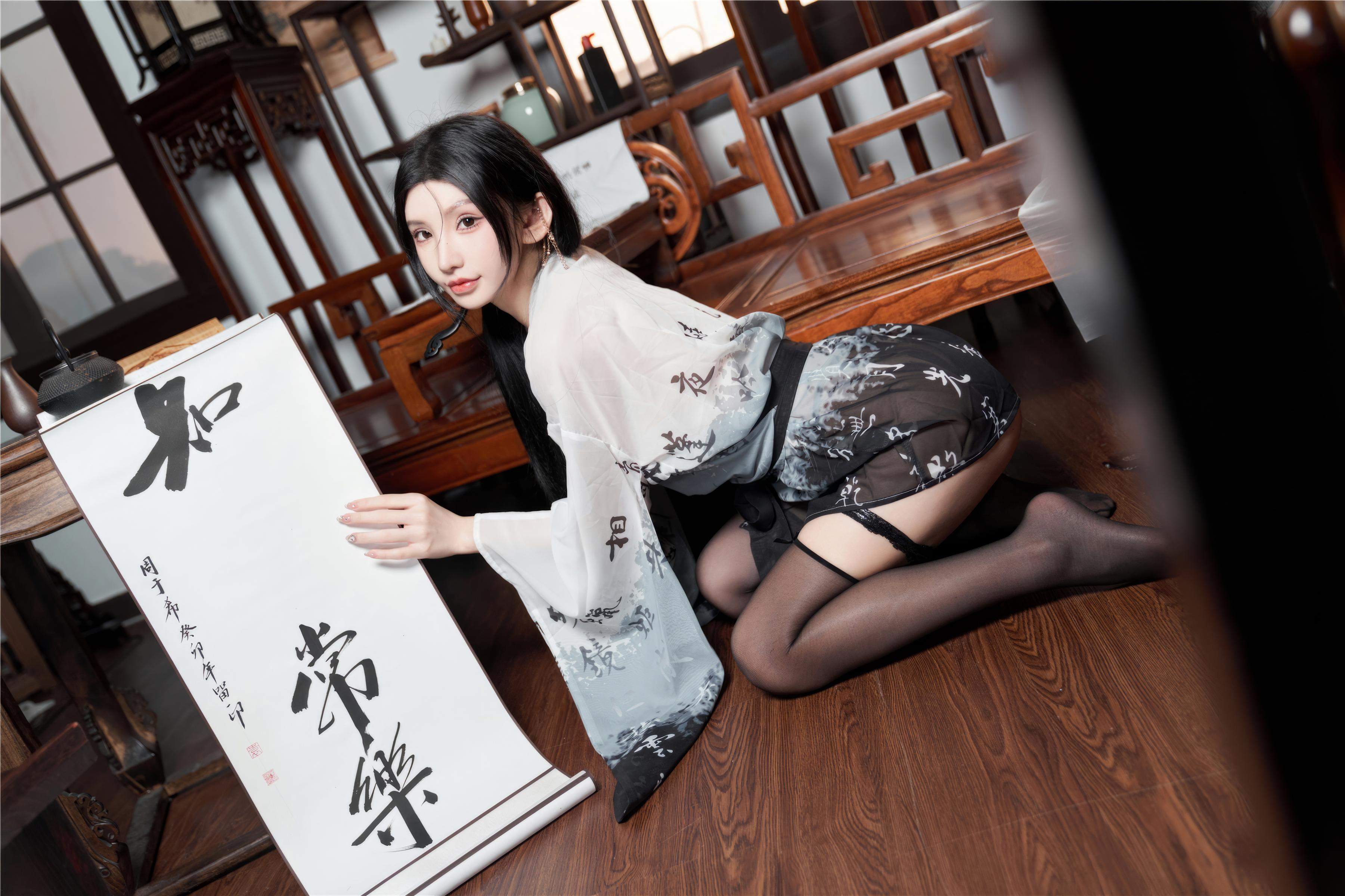 写真] 周于希 - 秀人网の鈴铛血滴子テーマ写真：ダークスタイルとメタルベルが織りなす冷酷な美しさ 90P