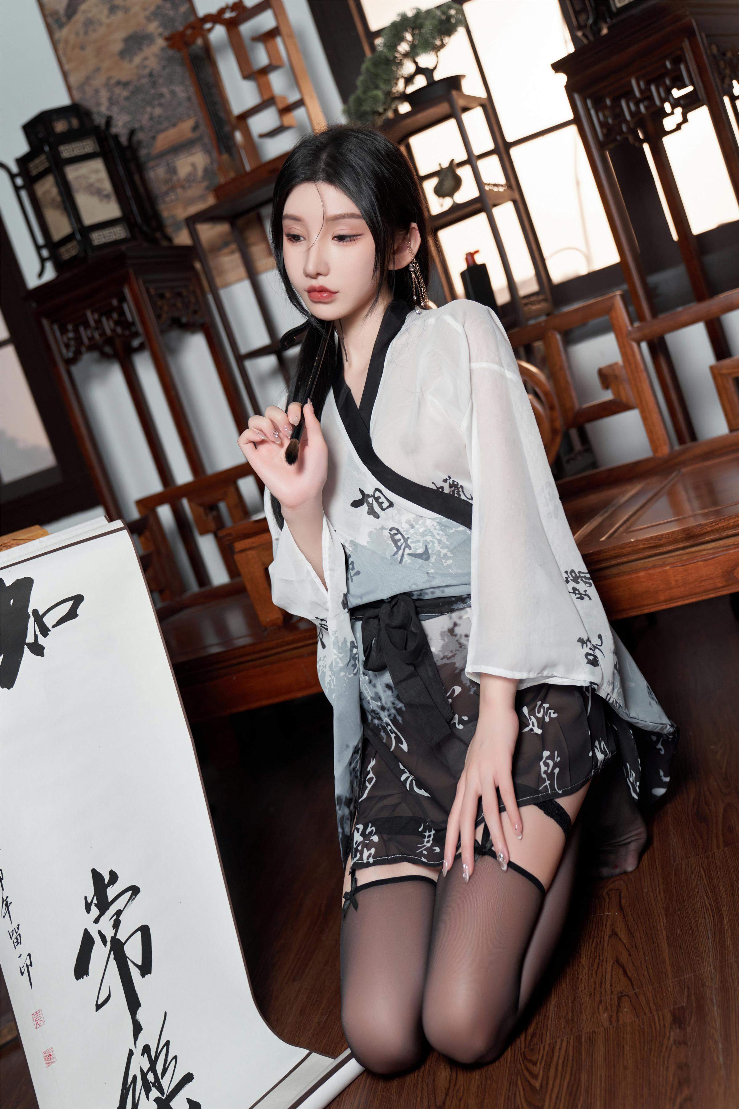 写真] 周于希 - 秀人网の鈴铛血滴子テーマ写真：ダークスタイルとメタルベルが織りなす冷酷な美しさ 90P