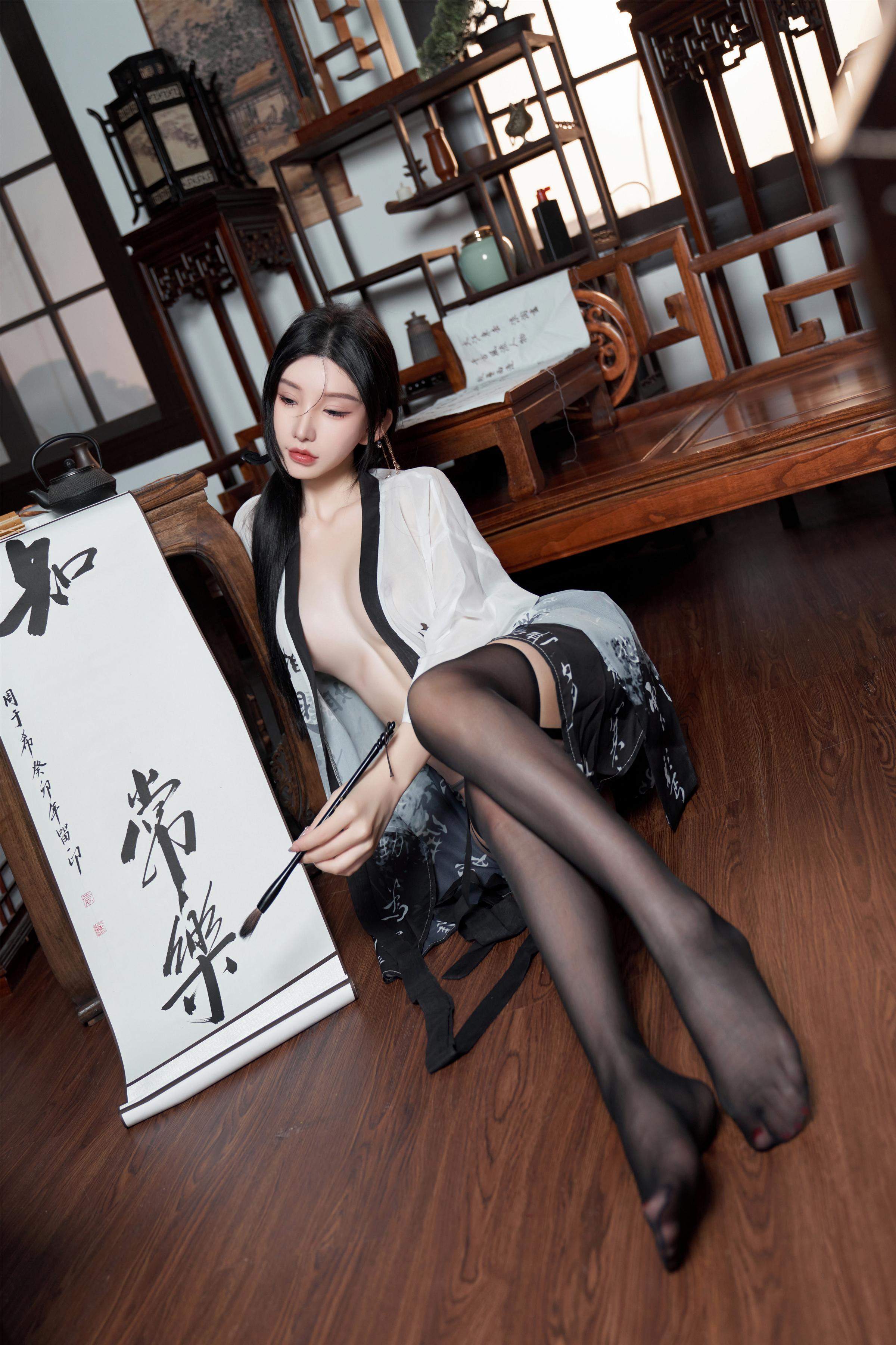 写真] 周于希 - 秀人网の鈴铛血滴子テーマ写真：ダークスタイルとメタルベルが織りなす冷酷な美しさ 90P