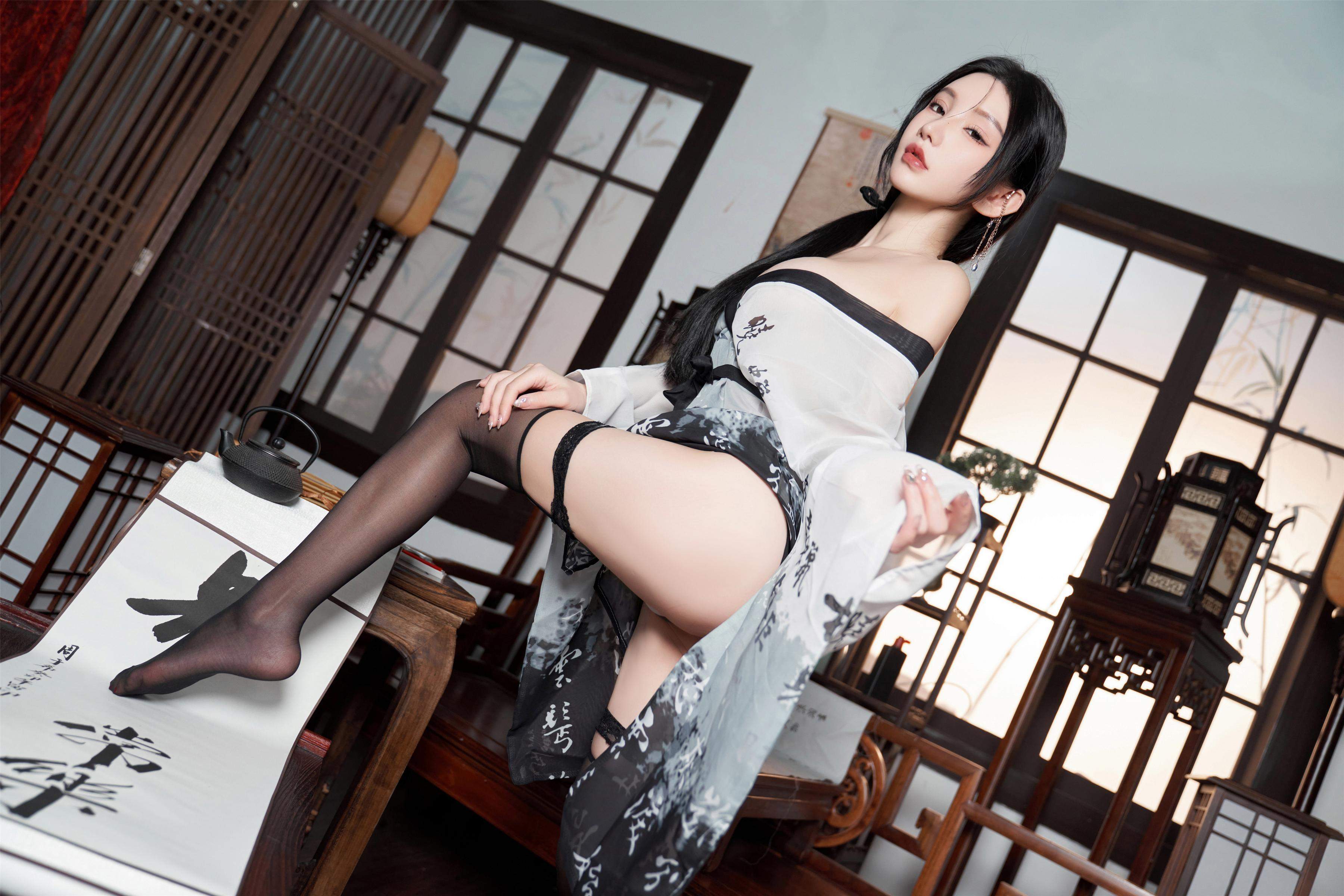 写真] 周于希 - 秀人网の鈴铛血滴子テーマ写真：ダークスタイルとメタルベルが織りなす冷酷な美しさ 90P