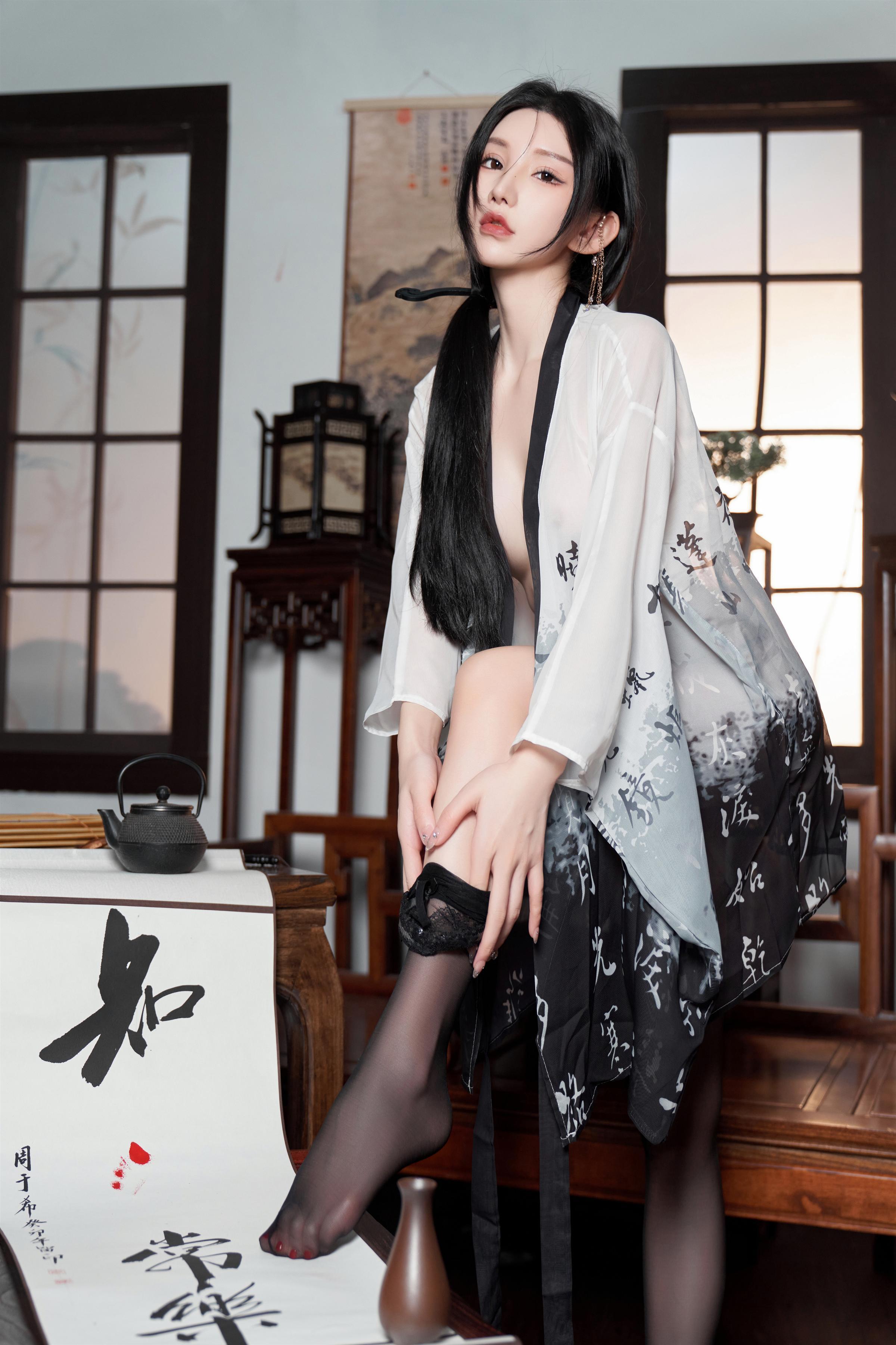 写真] 周于希 - 秀人网の鈴铛血滴子テーマ写真：ダークスタイルとメタルベルが織りなす冷酷な美しさ 90P