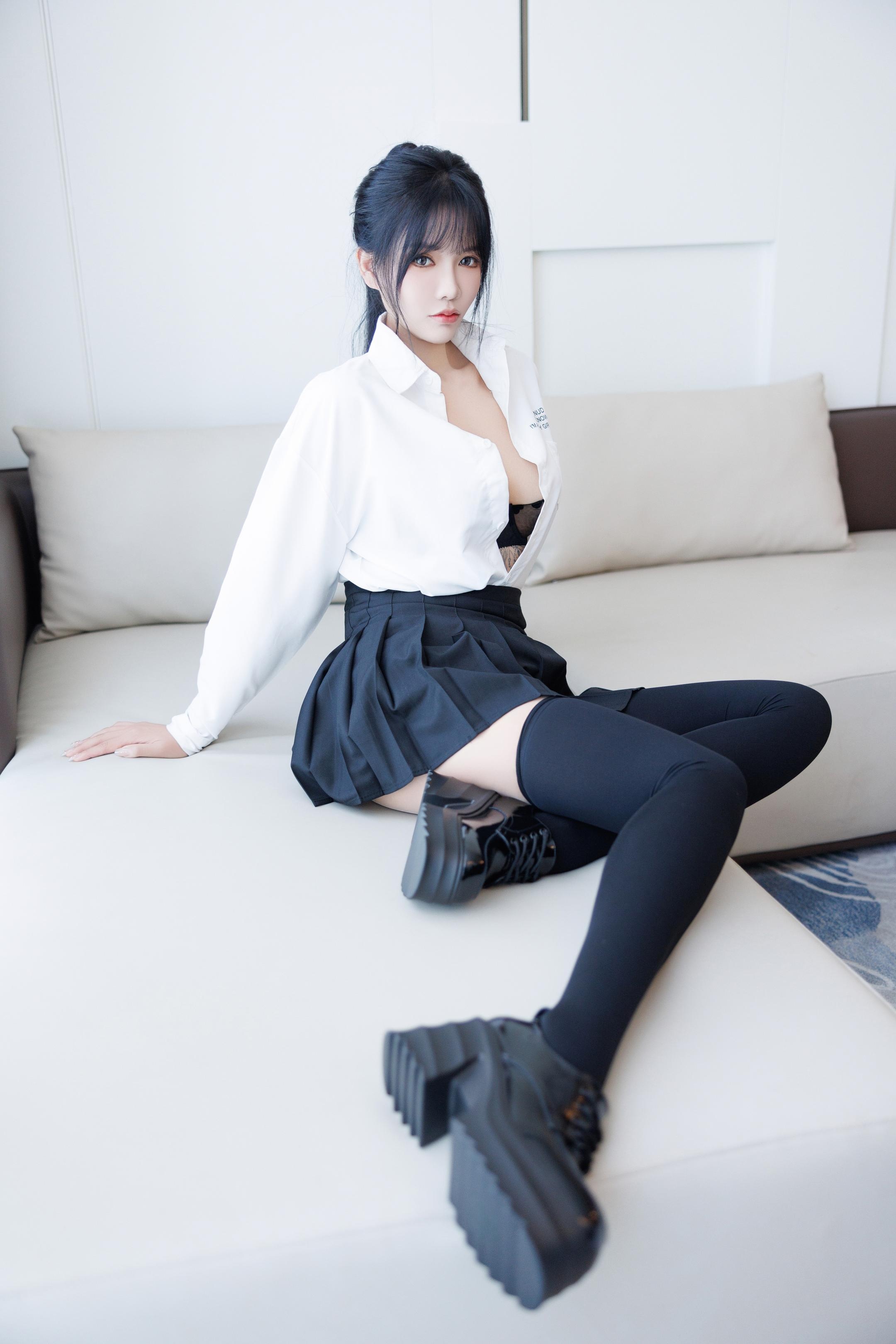 Ảnh] Nabi - Bộ ảnh sinh viên JK trên XiuRen: Sự kết hợp cổ điển của đồng phục học sinh và yếu tố tất đen, vẻ đẹp trong sáng với sức hút tương phản tinh tế 136P