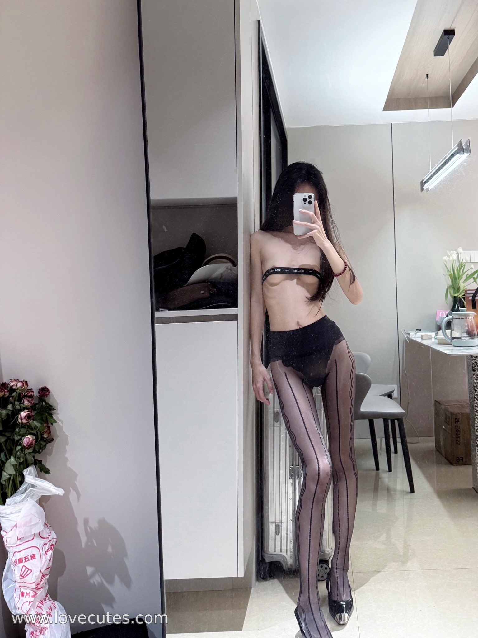 写真] 妮子 roo8888s - 抖音超美反差博主写真集：高颜値と火辣ボディの共演 日常と魅力が交差する63P19V