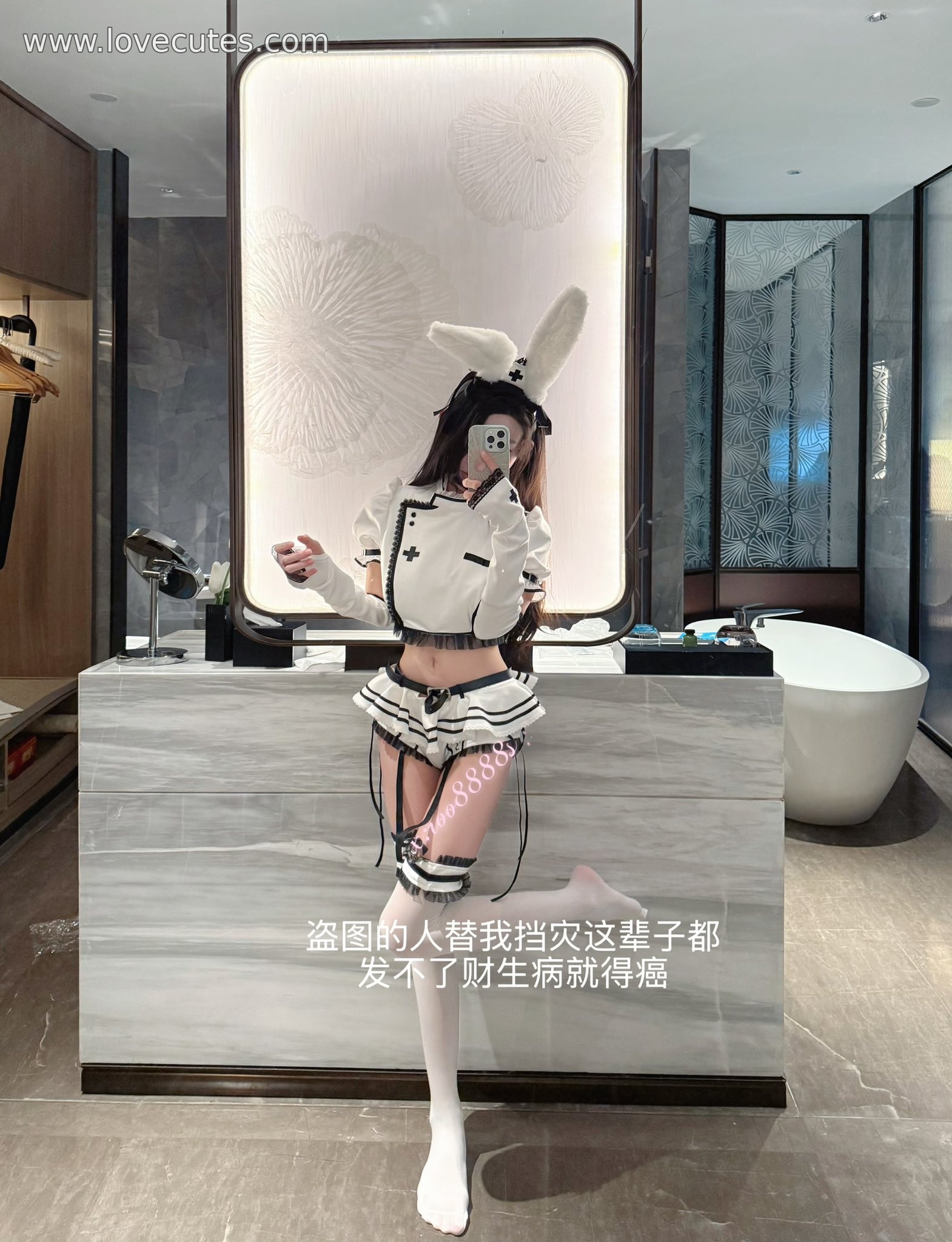 写真] 妮子 roo8888s - 抖音超美反差博主写真集：高颜値と火辣ボディの共演 日常と魅力が交差する63P19V