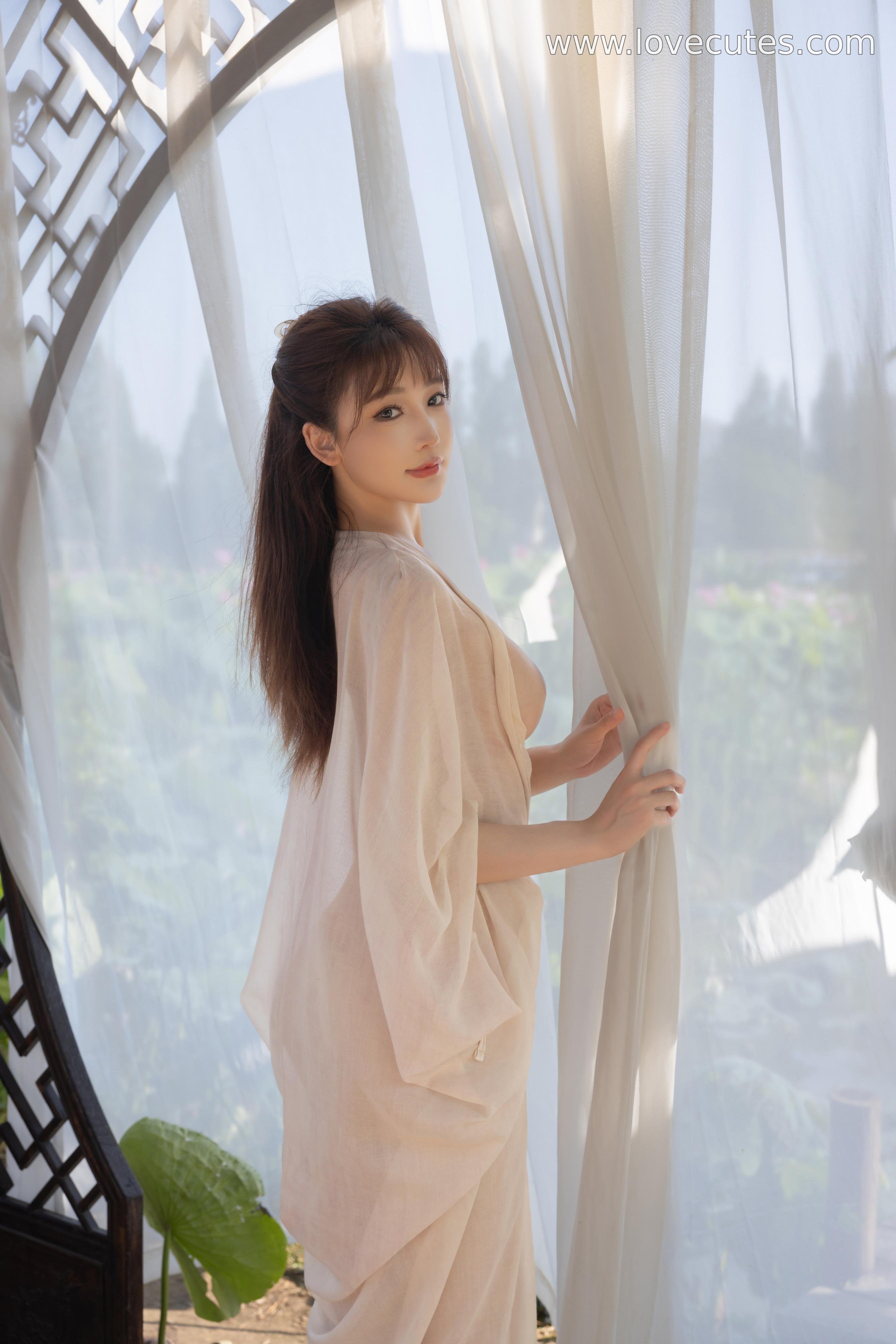 Photos] Lu Xuanxuan - Xiuren's Lotus-Themed Photoshoot: Elegant Fusion of Lotus Elements and Graceful Posture Showcasing Eastern Charm and Natural Elegance 91P