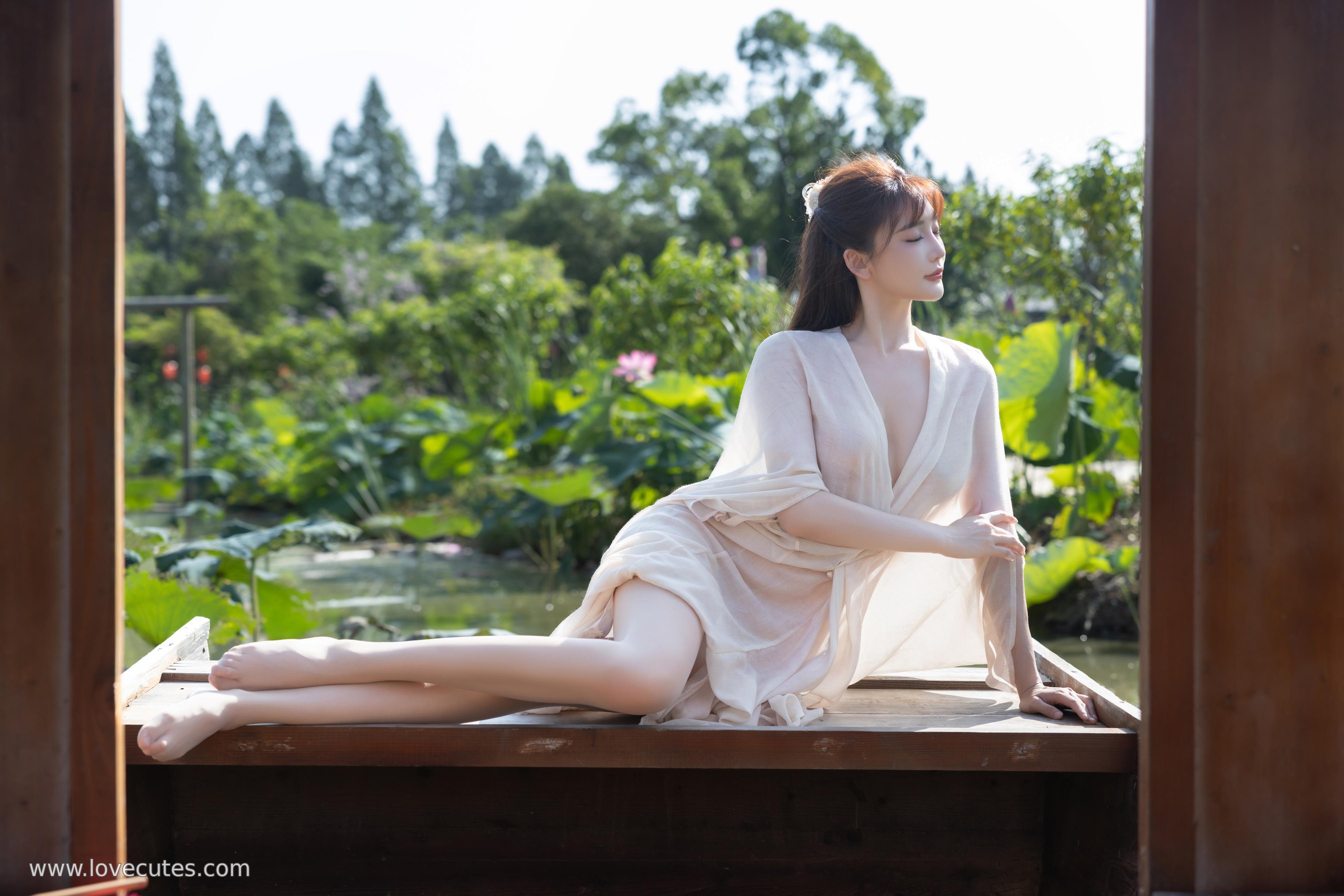 Ảnh] Lục Xuân Xuân - Bộ ảnh chủ đề hoa sen trên XiuRen: Sự hòa quyện giữa yếu tố hoa sen thanh nhã và dáng vẻ mềm mại, thể hiện vẻ đẹp phương Đông và khí chất tự nhiên, 91P