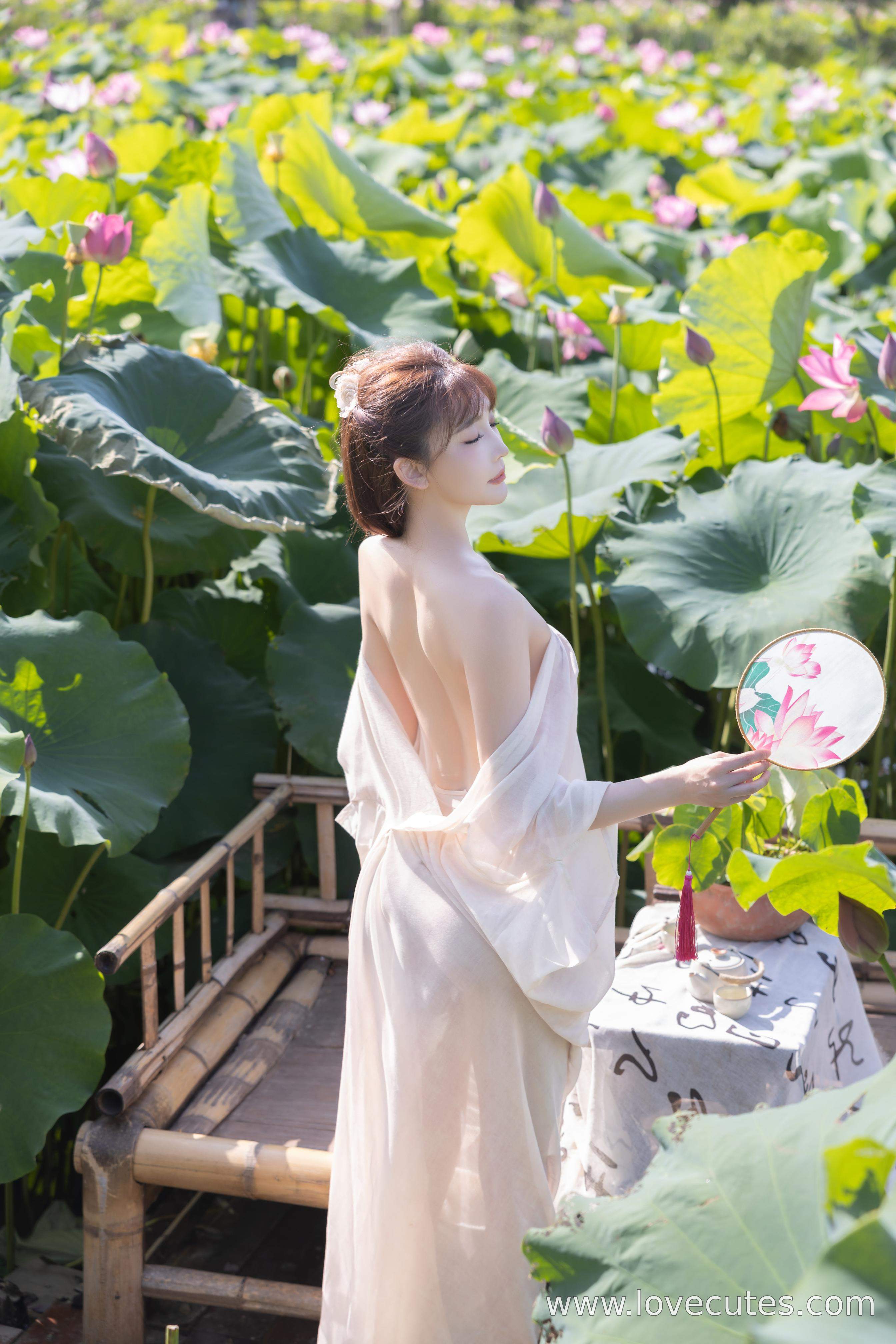 Ảnh] Lục Xuân Xuân - Bộ ảnh chủ đề hoa sen trên XiuRen: Sự hòa quyện giữa yếu tố hoa sen thanh nhã và dáng vẻ mềm mại, thể hiện vẻ đẹp phương Đông và khí chất tự nhiên, 91P