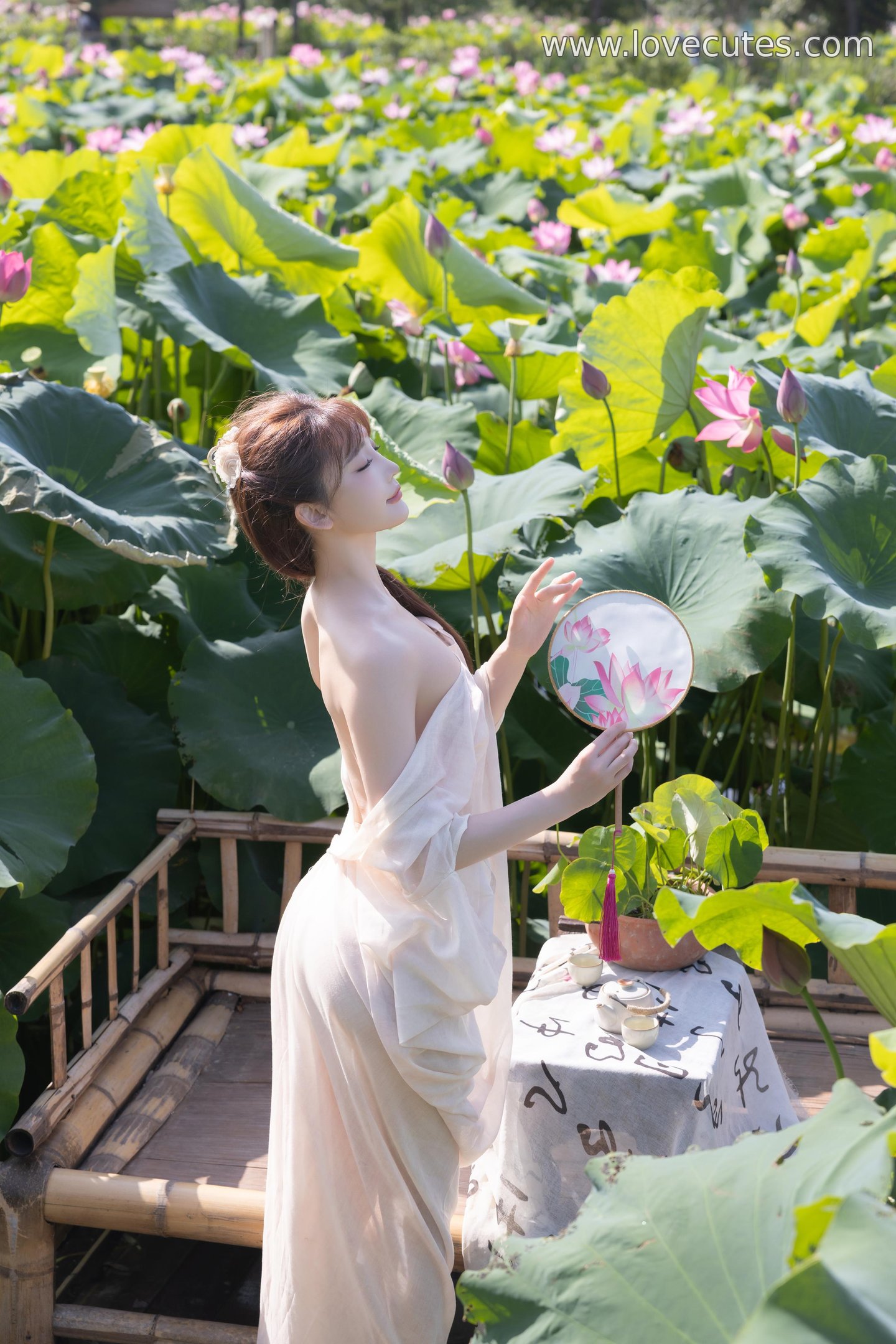 Ảnh] Lục Xuân Xuân - Bộ ảnh chủ đề hoa sen trên XiuRen: Sự hòa quyện giữa yếu tố hoa sen thanh nhã và dáng vẻ mềm mại, thể hiện vẻ đẹp phương Đông và khí chất tự nhiên, 91P