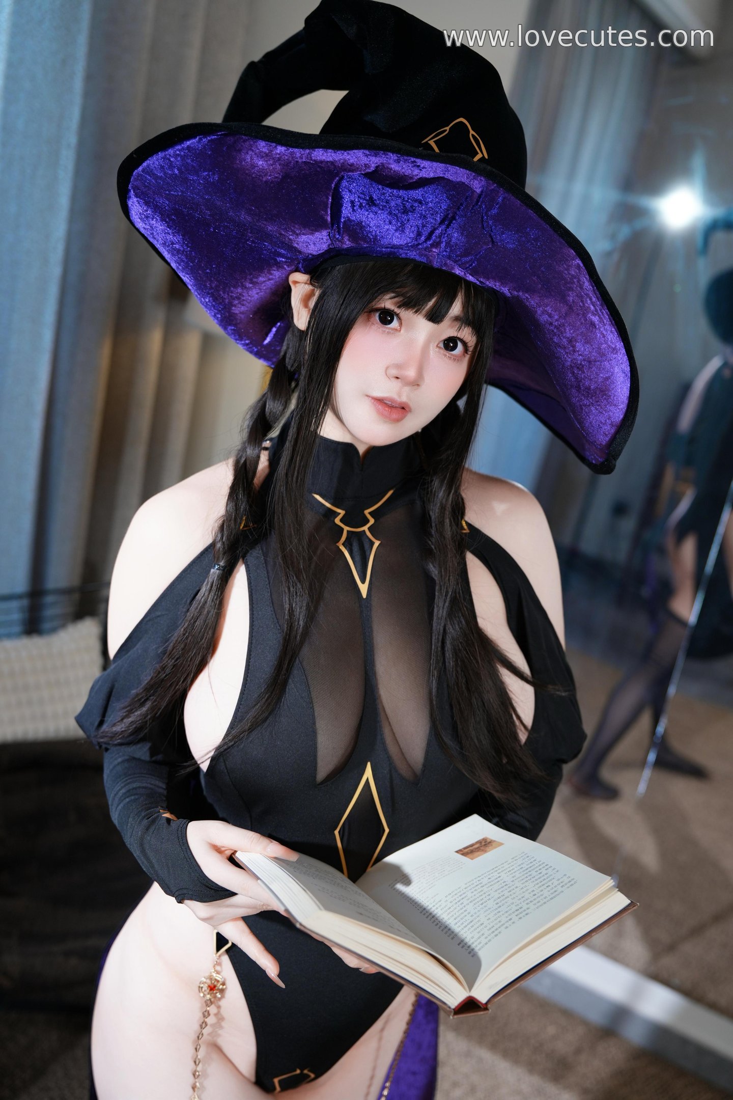 [cosplay] 毛毛帽 - 魔女之夜主题写真：暗黑魔女造型与夜色氛围交织 营造神秘又迷人的视觉故事感 105P+2V