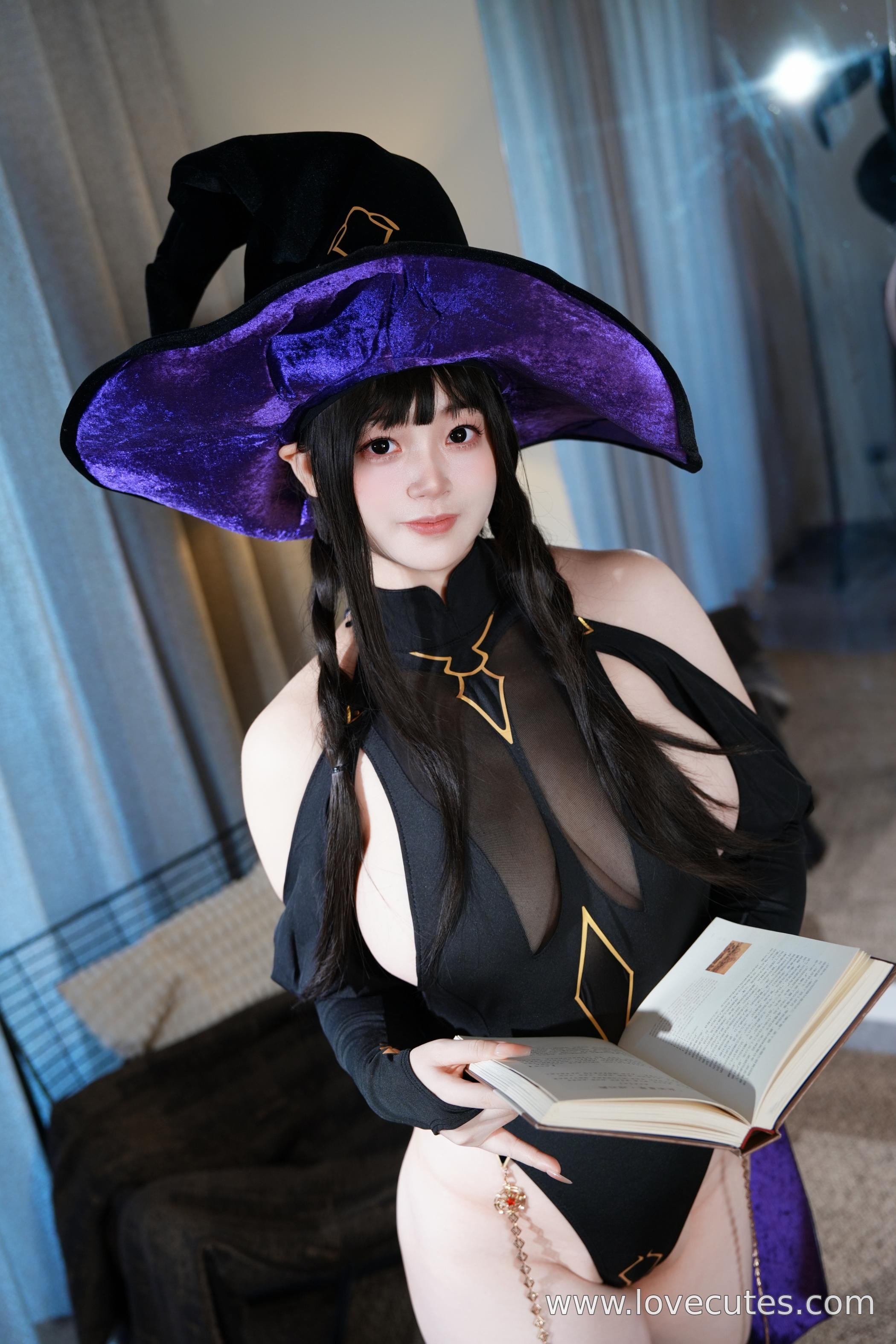 [cosplay] 毛毛帽 - 魔女之夜主题写真：暗黑魔女造型与夜色氛围交织 营造神秘又迷人的视觉故事感 105P+2V