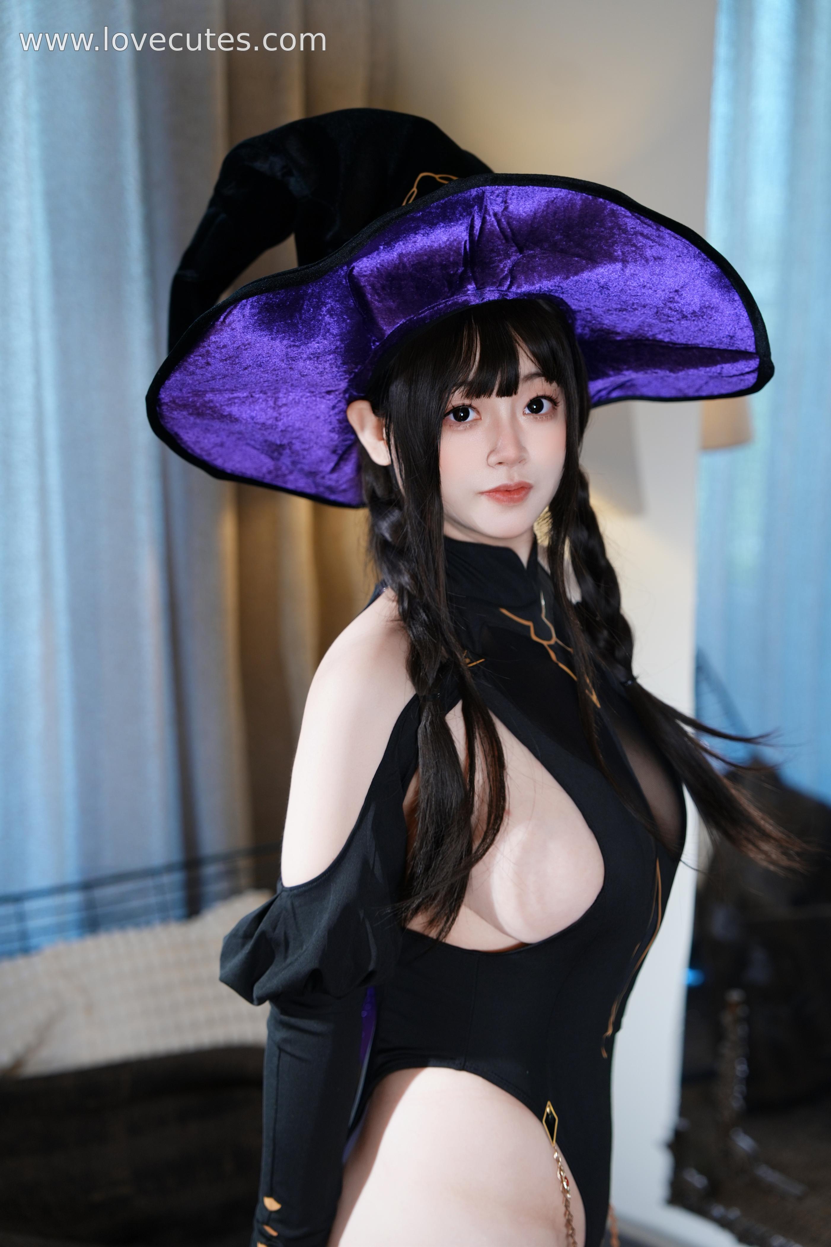 [cosplay] 毛毛帽 - 魔女之夜主题写真：暗黑魔女造型与夜色氛围交织 营造神秘又迷人的视觉故事感 105P+2V