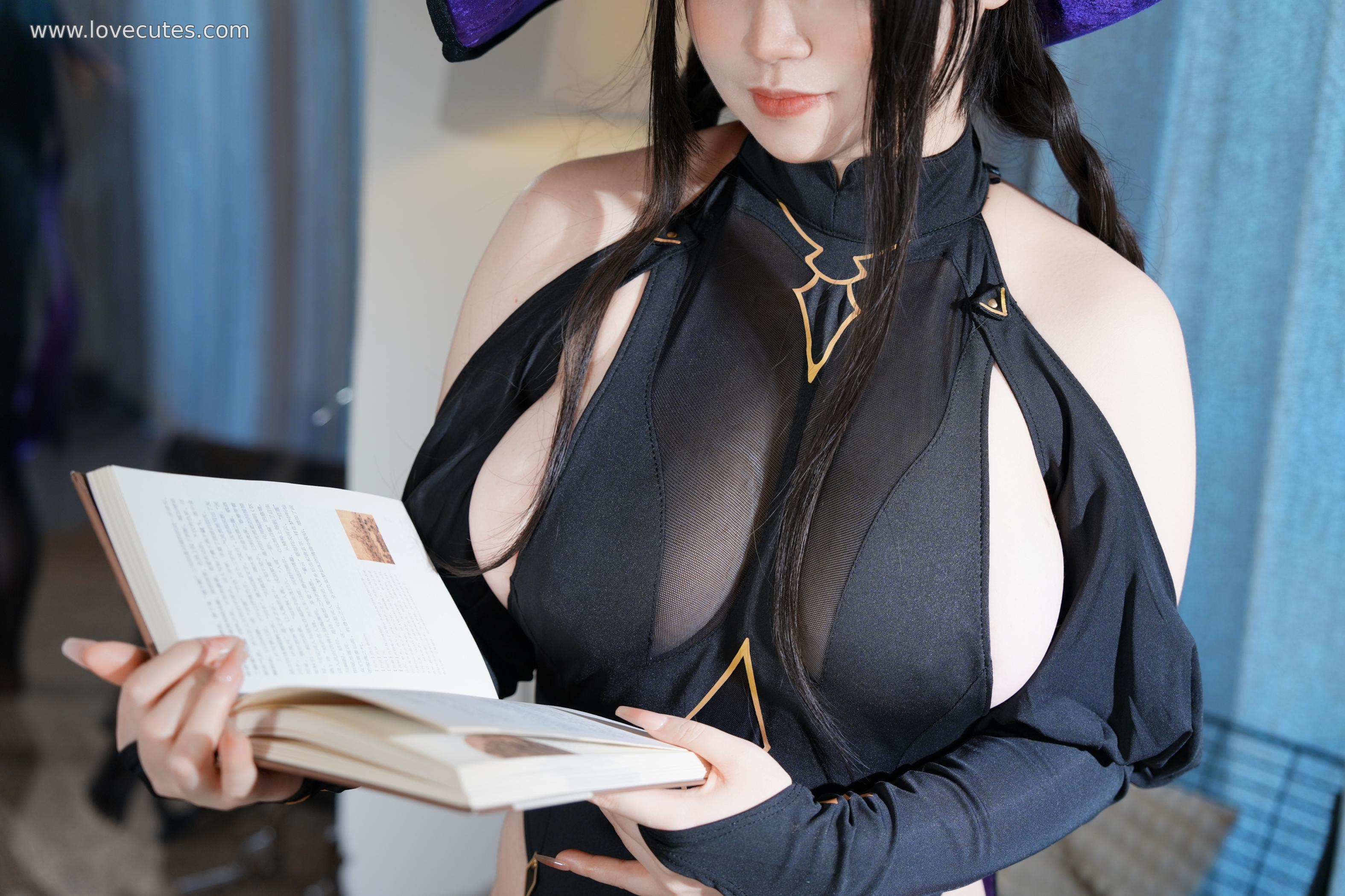 Cosplay] Furry Hat - Witching Night Themed Photoshoot: Dark Witch Style Intertwined with Night Atmosphere, Creating a Mysterious and Enchanting Visual Story 105P+2V