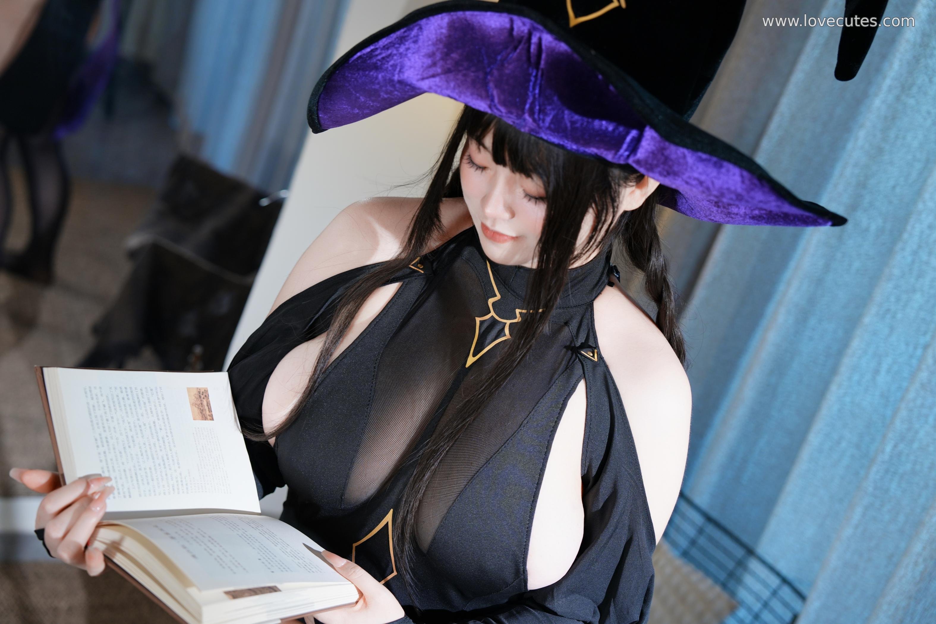 Cosplay] Furry Hat - Witching Night Themed Photoshoot: Dark Witch Style Intertwined with Night Atmosphere, Creating a Mysterious and Enchanting Visual Story 105P+2V