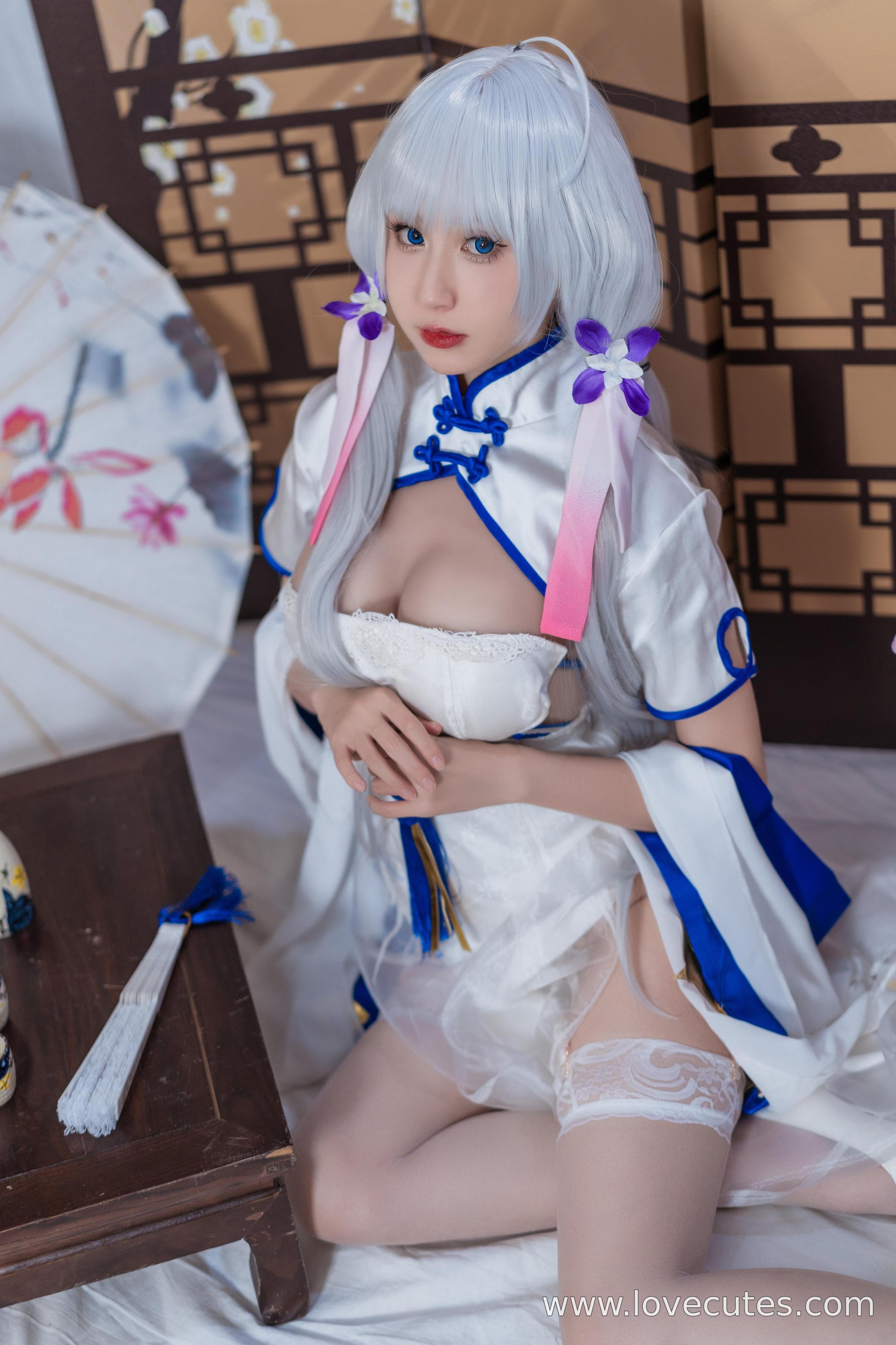 Cosplay] Nanka Nishinomiya - Azur Lane 'Shokaku' Qipao Style: A Fusion of Eastern Qipao and Kanmusu Character Showcasing Elegant and Sensual Visual Charm 24P