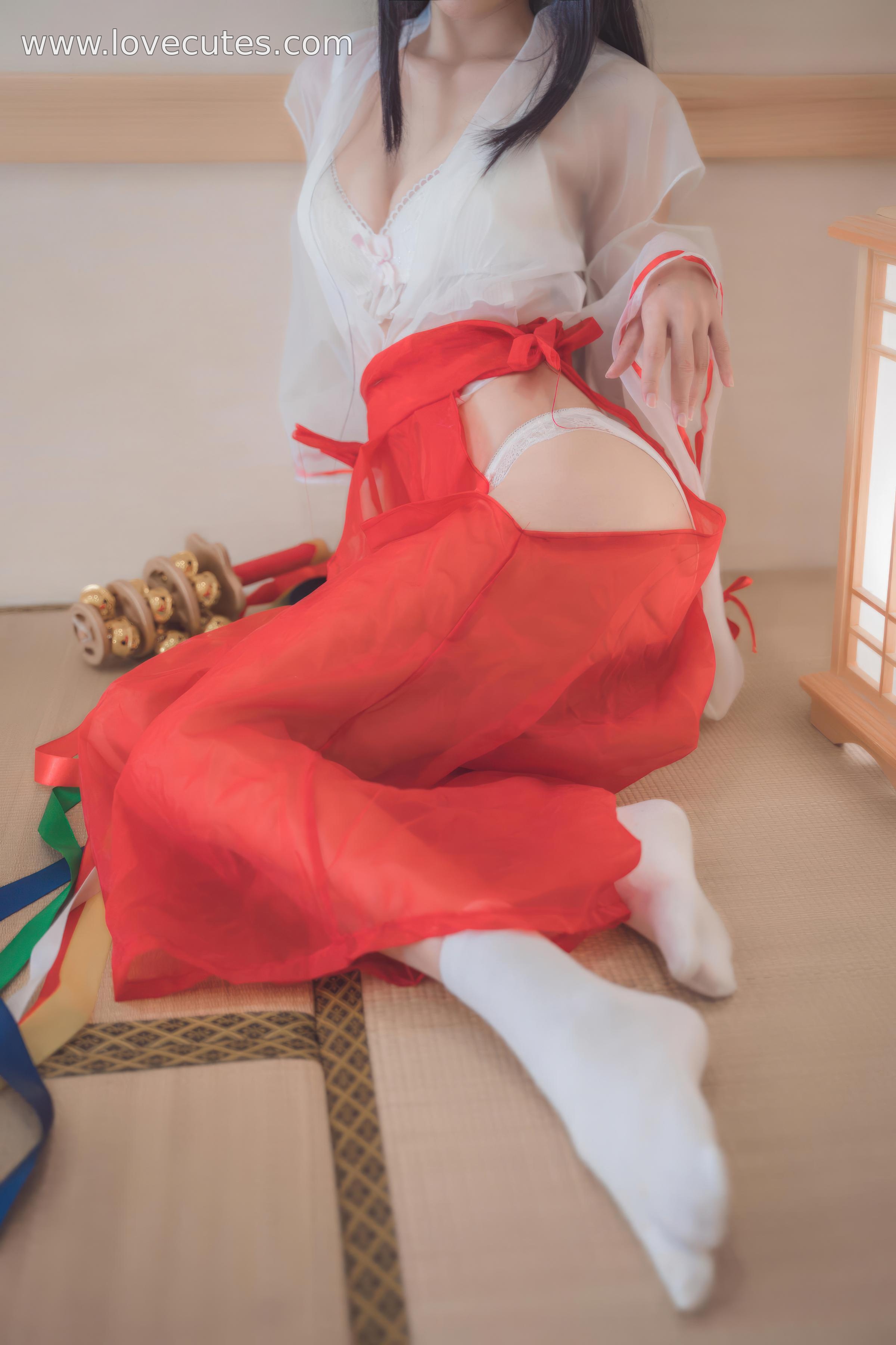 【コスプレ】西園寺南歌 - 透明巫女テーマCOS：軽やかな巫女装と透け感素材の融合で、和風神社スタイルに柔美と神秘を表現 30P