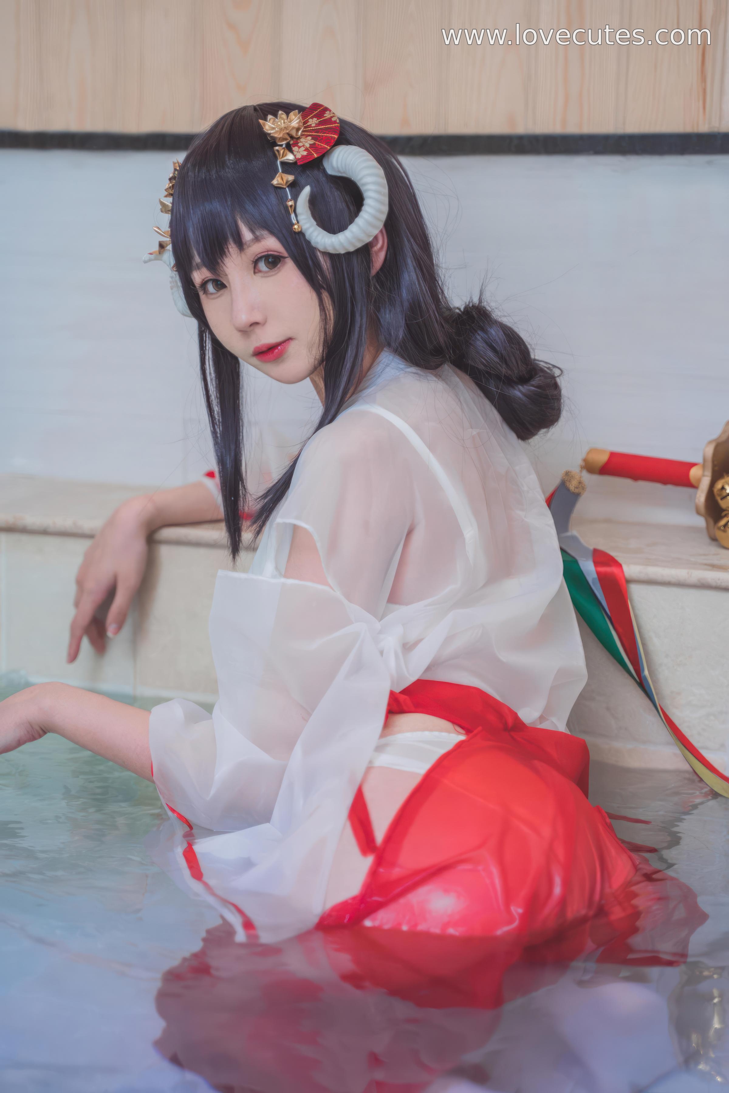Cosplay] Nanka Nishinomiya - Transparent Miko Theme COS: A Blend of Lightweight Miko Attire and Sheer Materials Showcasing a Beautiful and Mysterious Visual Effect in Japanese Shrine Style 30P