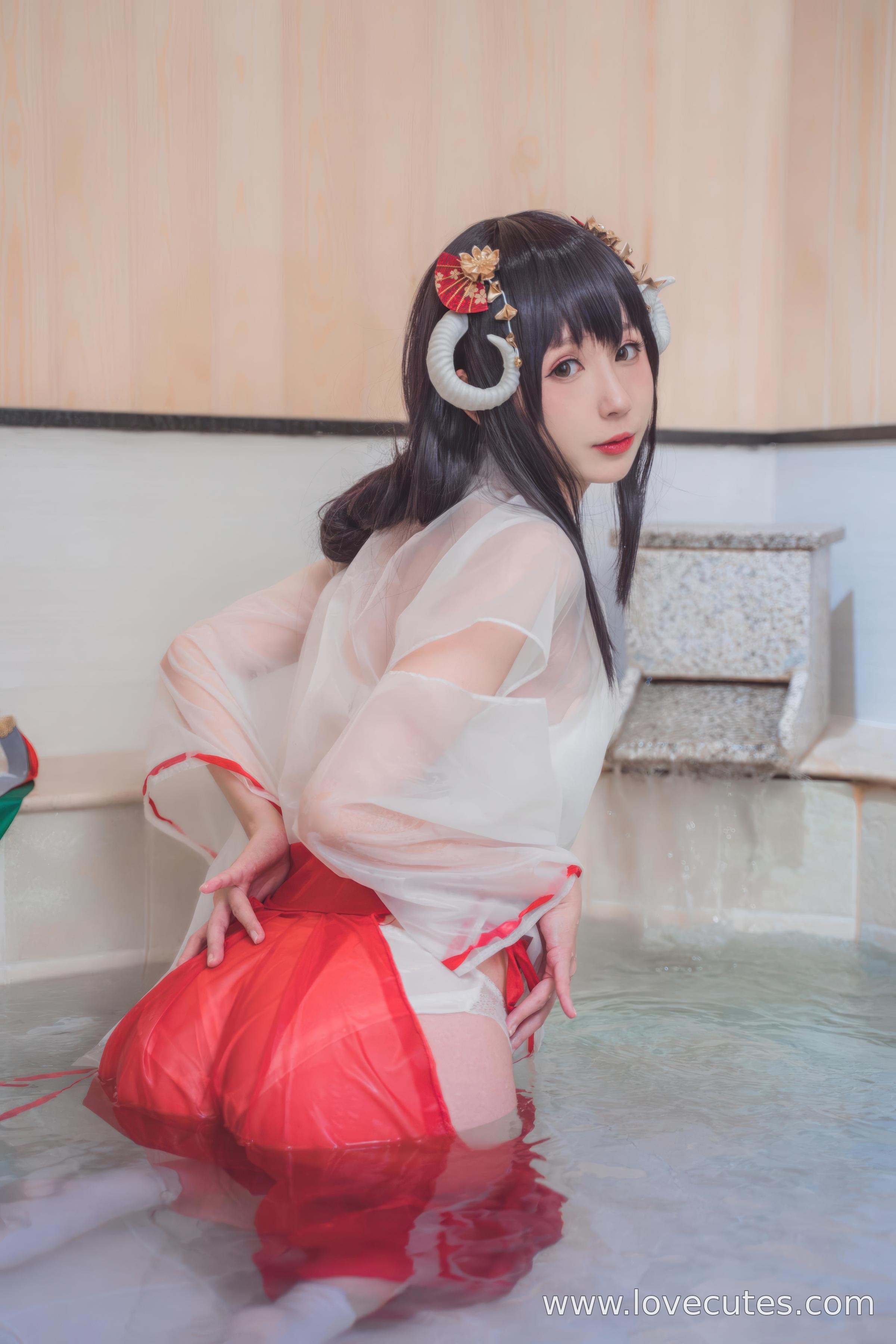 Cosplay] Nanka Nishinomiya - Transparent Miko Theme COS: A Blend of Lightweight Miko Attire and Sheer Materials Showcasing a Beautiful and Mysterious Visual Effect in Japanese Shrine Style 30P