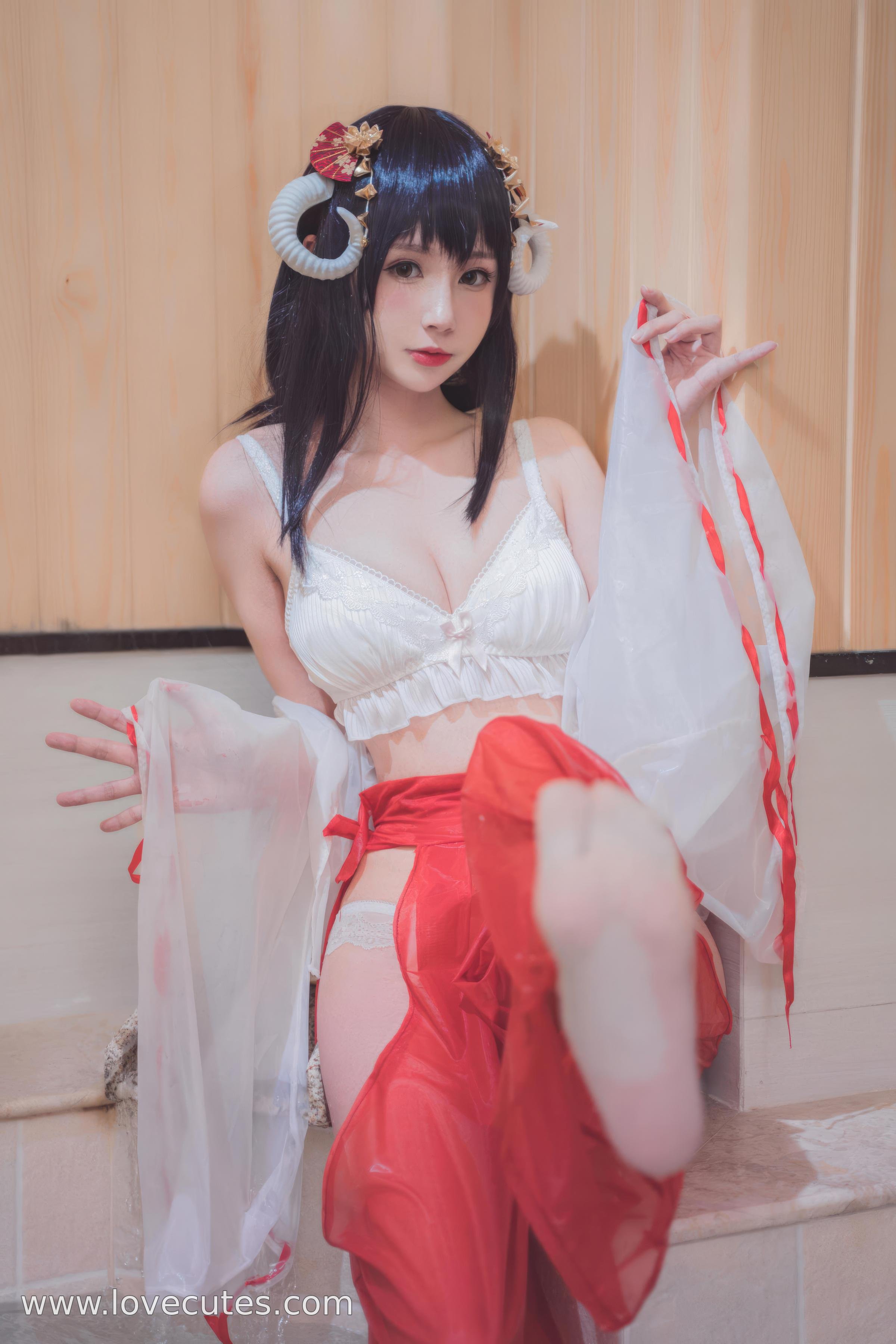 Cosplay] Nanka Nishinomiya - Transparent Miko Theme COS: A Blend of Lightweight Miko Attire and Sheer Materials Showcasing a Beautiful and Mysterious Visual Effect in Japanese Shrine Style 30P