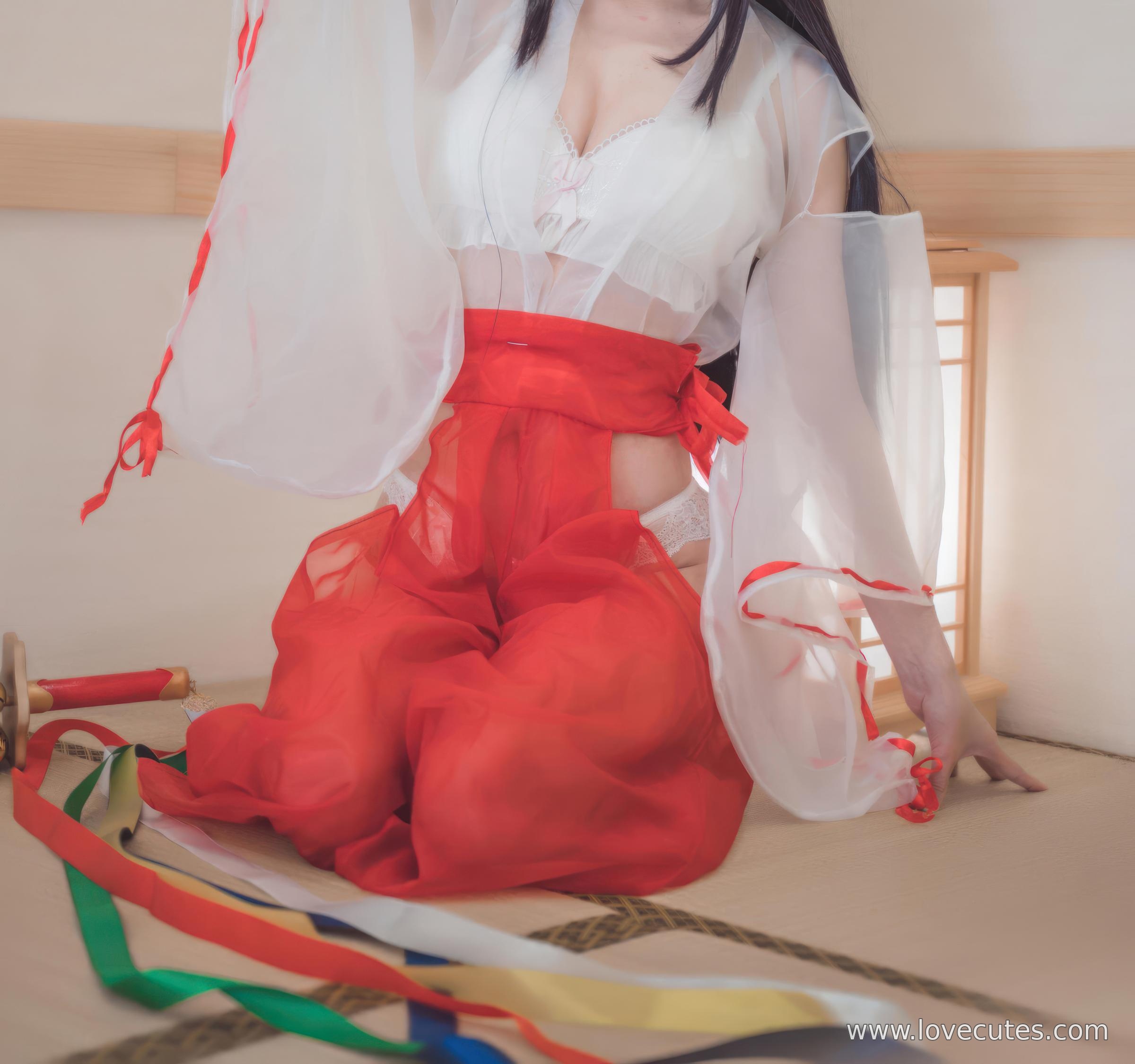Cosplay] Nanka Nishinomiya - Transparent Miko Theme COS: A Blend of Lightweight Miko Attire and Sheer Materials Showcasing a Beautiful and Mysterious Visual Effect in Japanese Shrine Style 30P