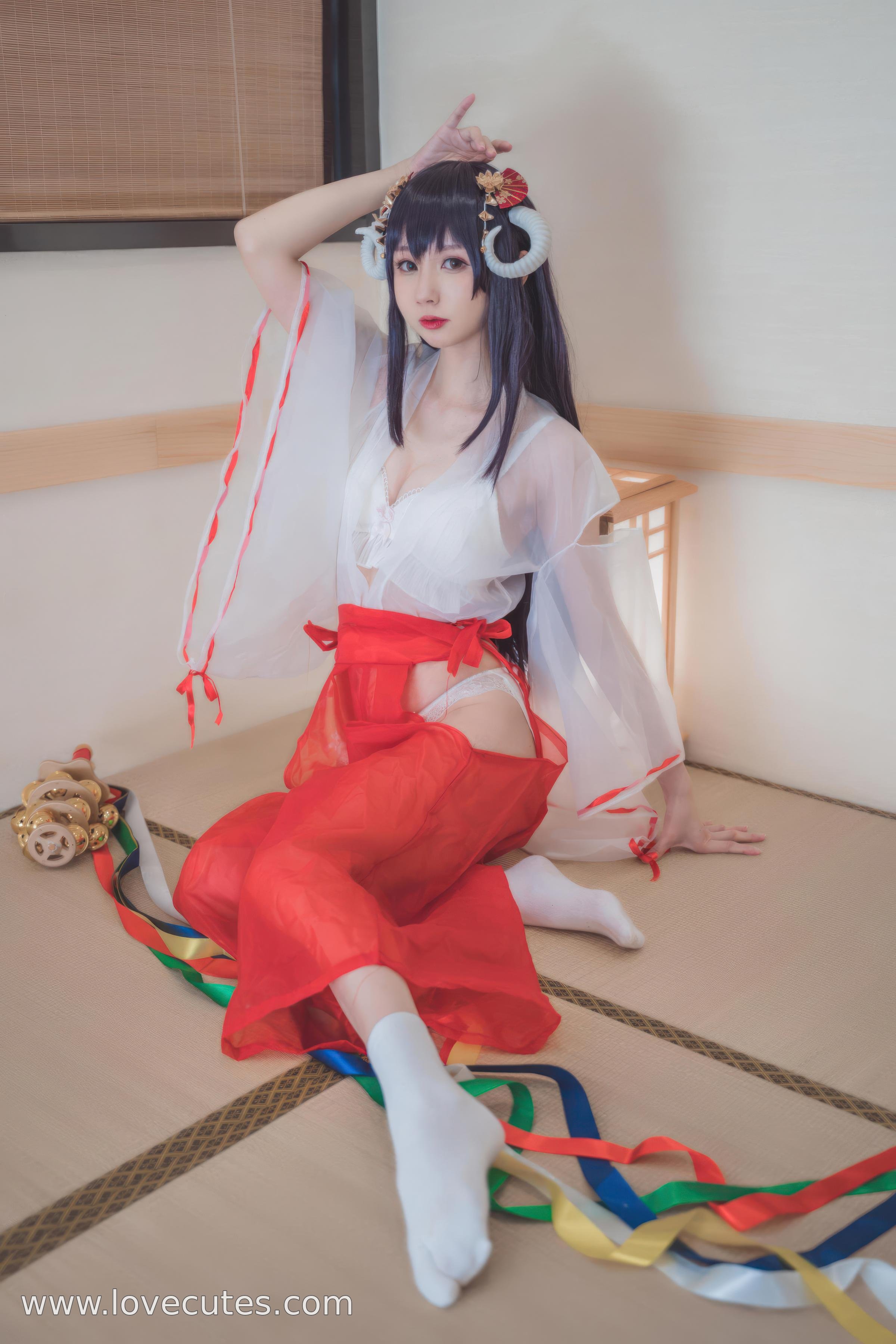 Cosplay] Nanka Nishinomiya - Transparent Miko Theme COS: A Blend of Lightweight Miko Attire and Sheer Materials Showcasing a Beautiful and Mysterious Visual Effect in Japanese Shrine Style 30P